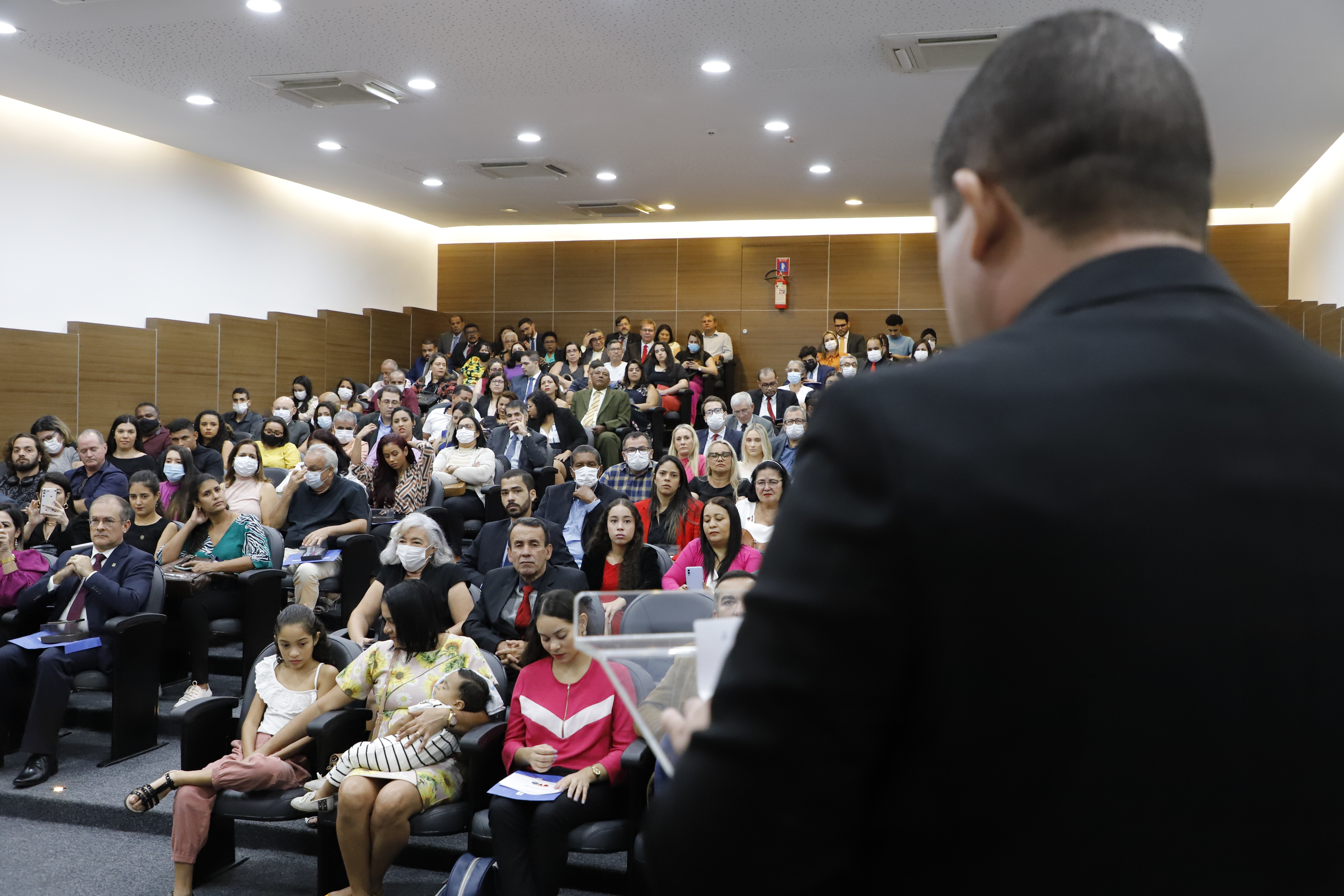 OAB-PE realiza juramento de novos advogados e advogadas