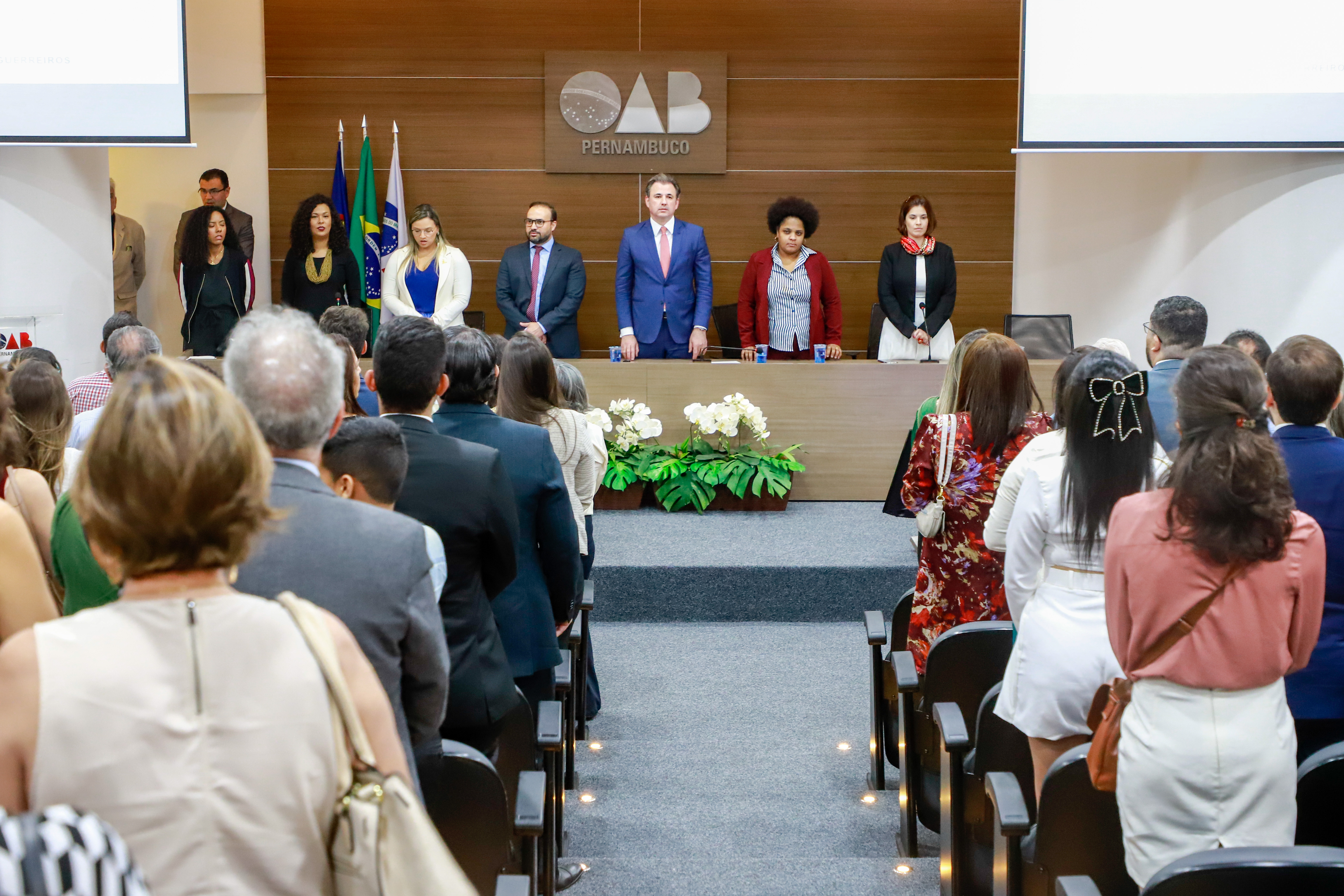 OAB-PE realiza juramento de novos advogados e advogadas