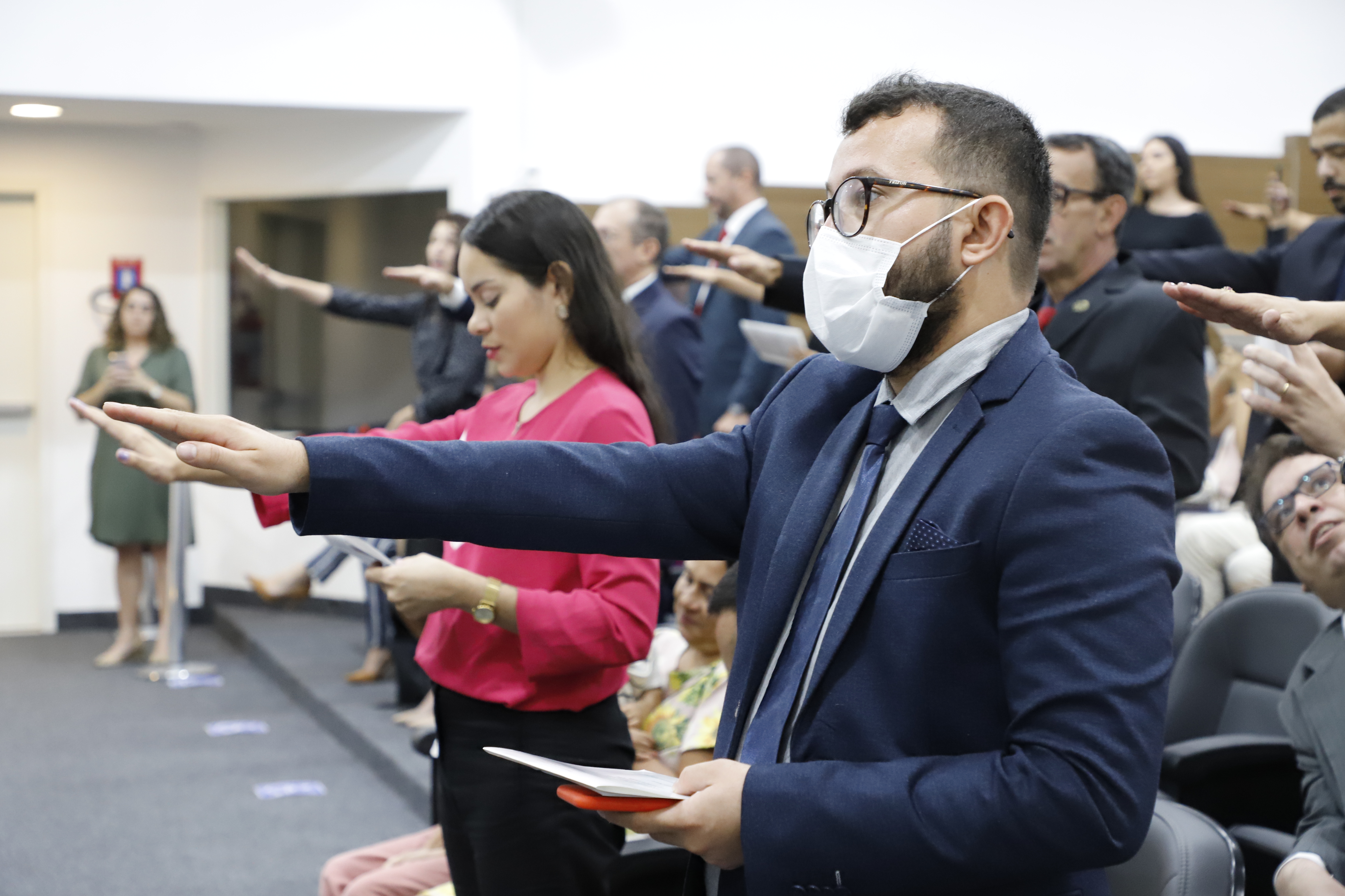 OAB-PE realiza juramento de novos advogados e advogadas