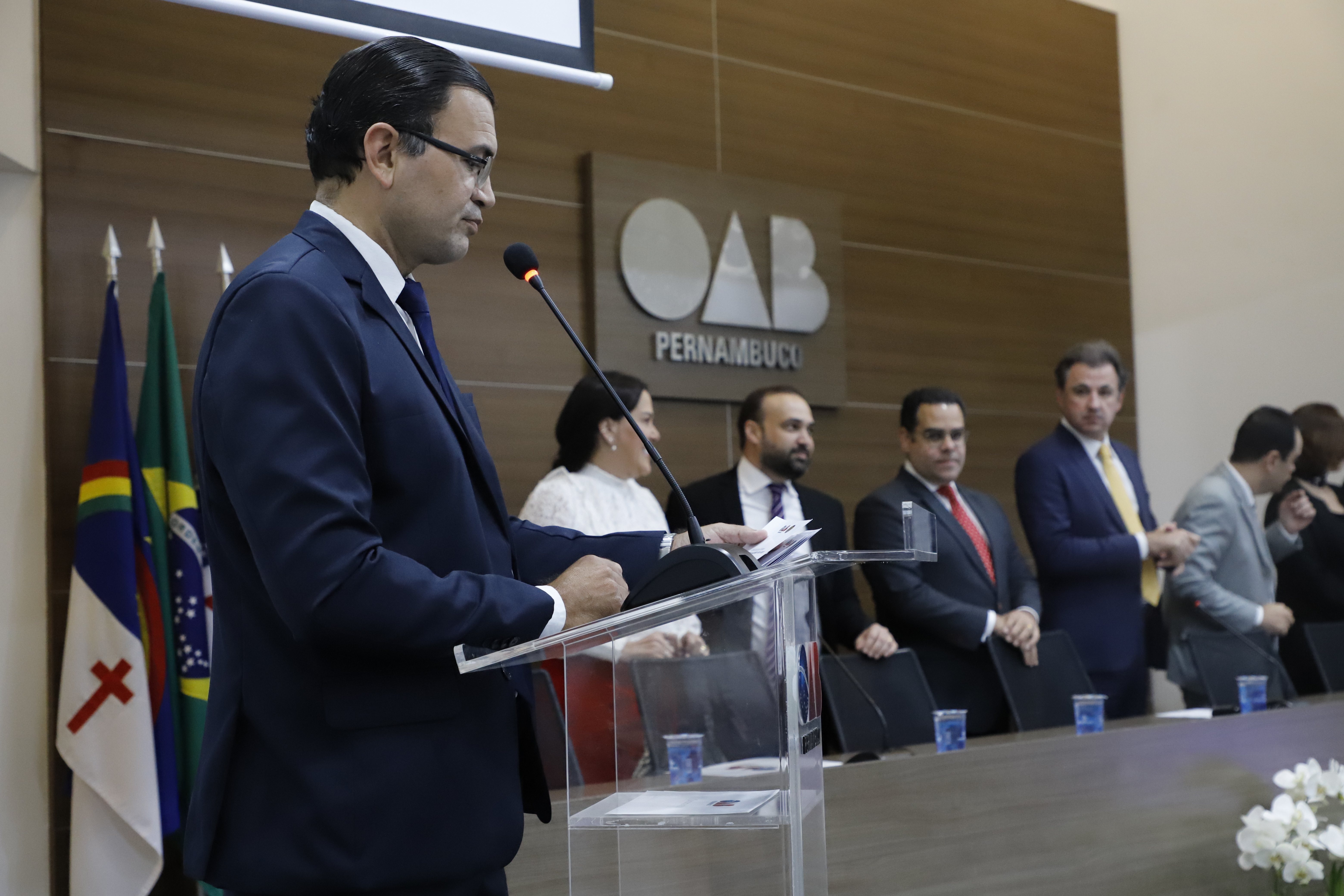 OAB-PE realiza juramento de novos advogados e advogadas