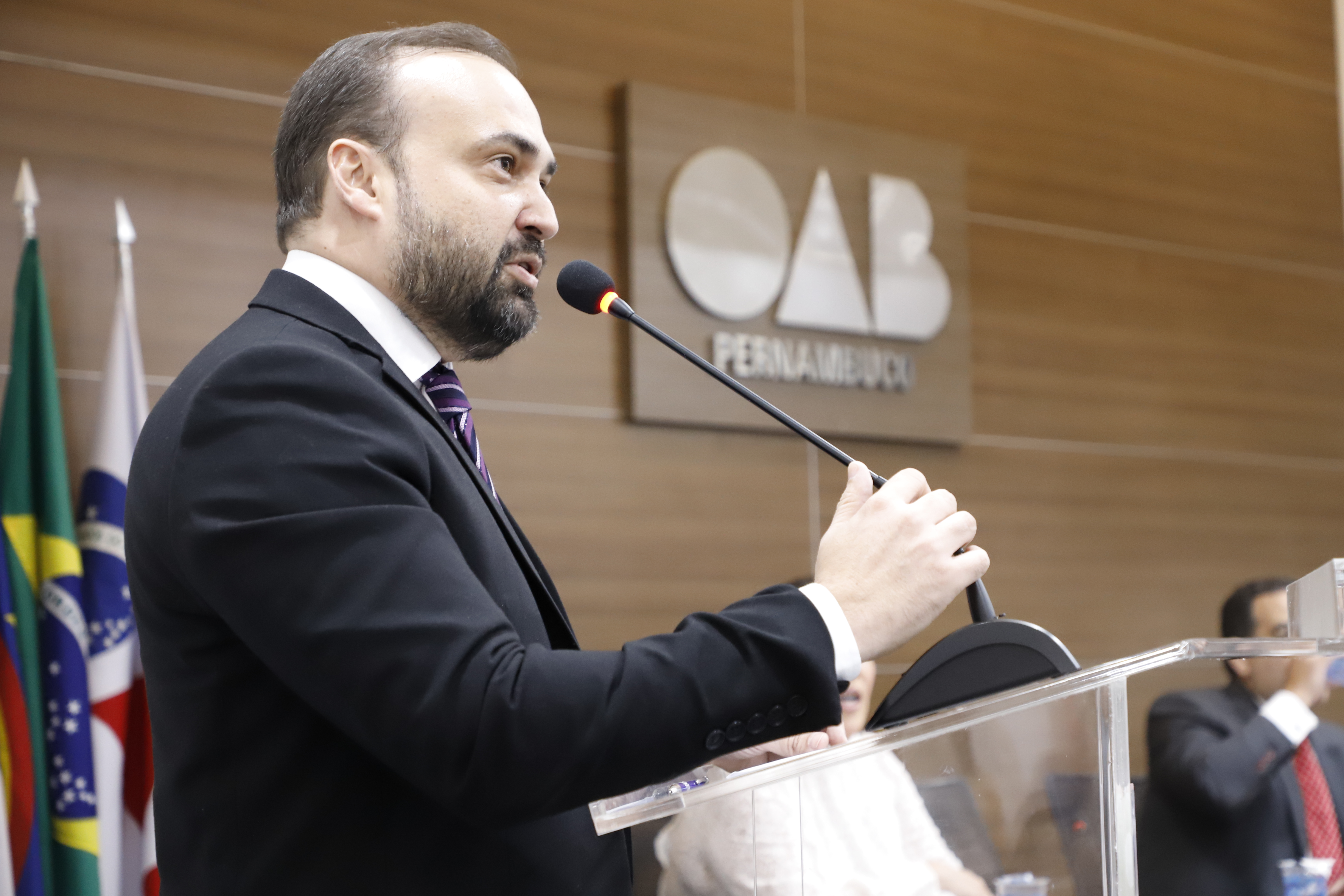 OAB-PE realiza juramento de novos advogados e advogadas