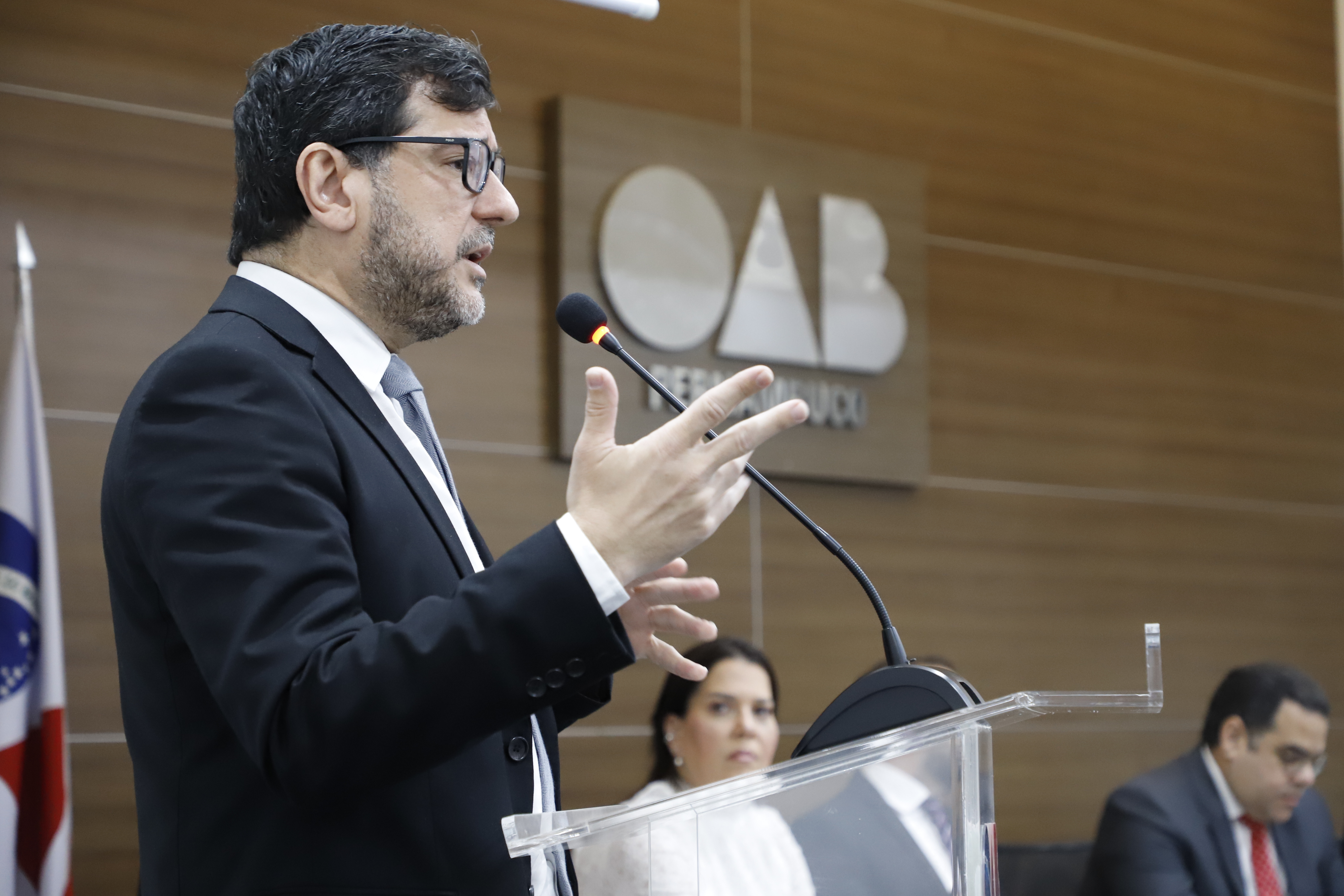 OAB-PE realiza juramento de novos advogados e advogadas