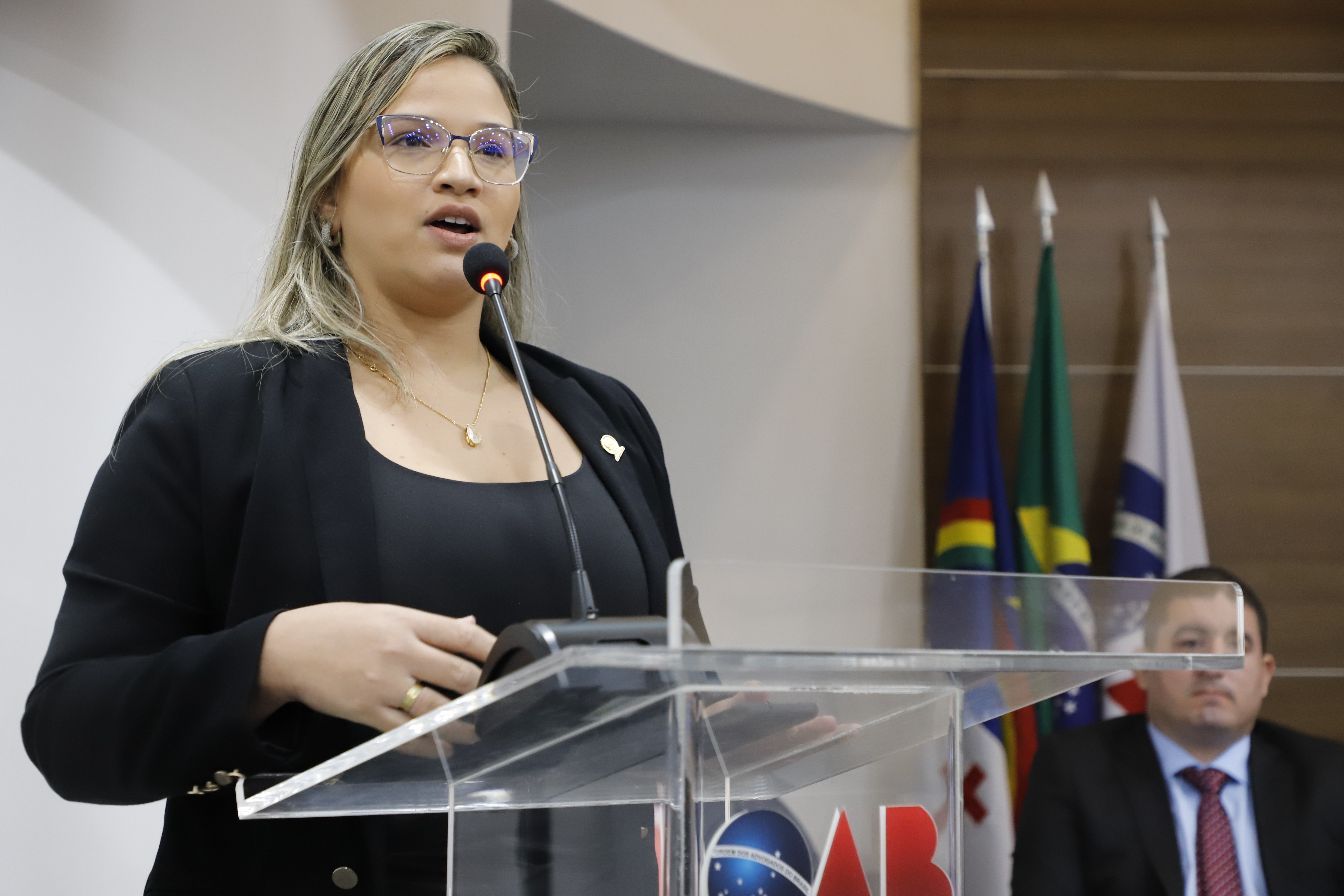 OAB-PE realiza juramento de novos advogados e advogadas