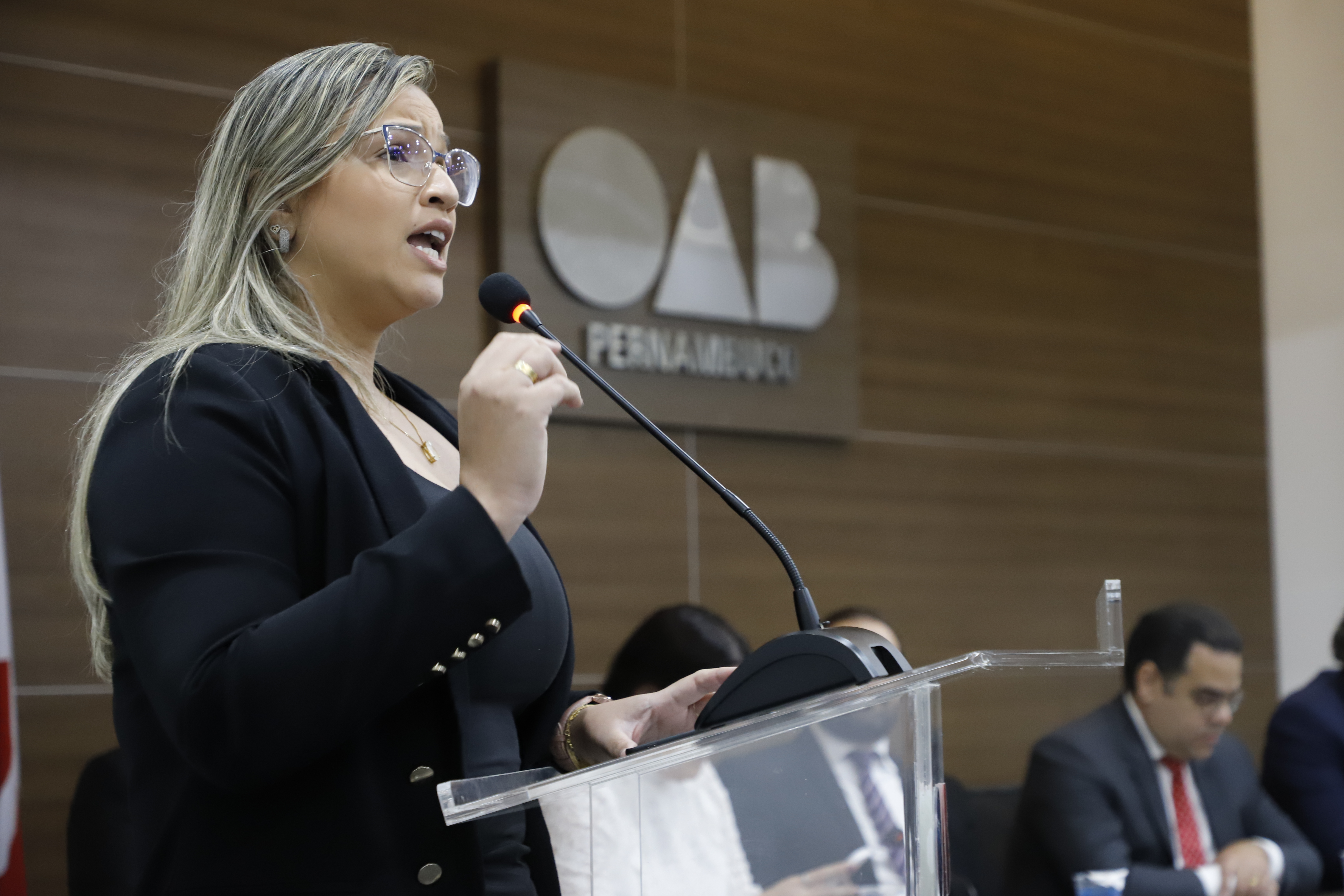 OAB-PE realiza juramento de novos advogados e advogadas