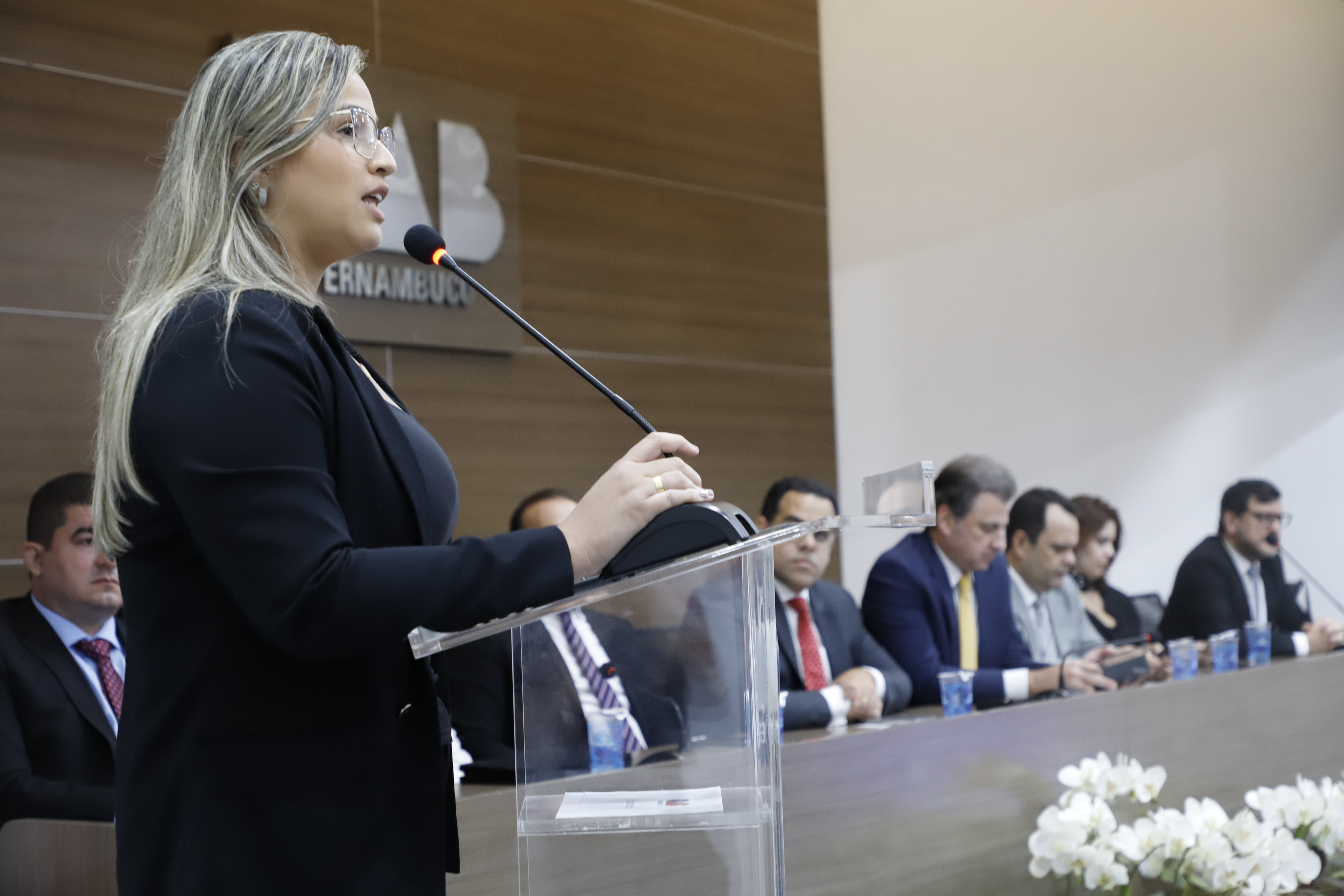OAB-PE realiza juramento de novos advogados e advogadas