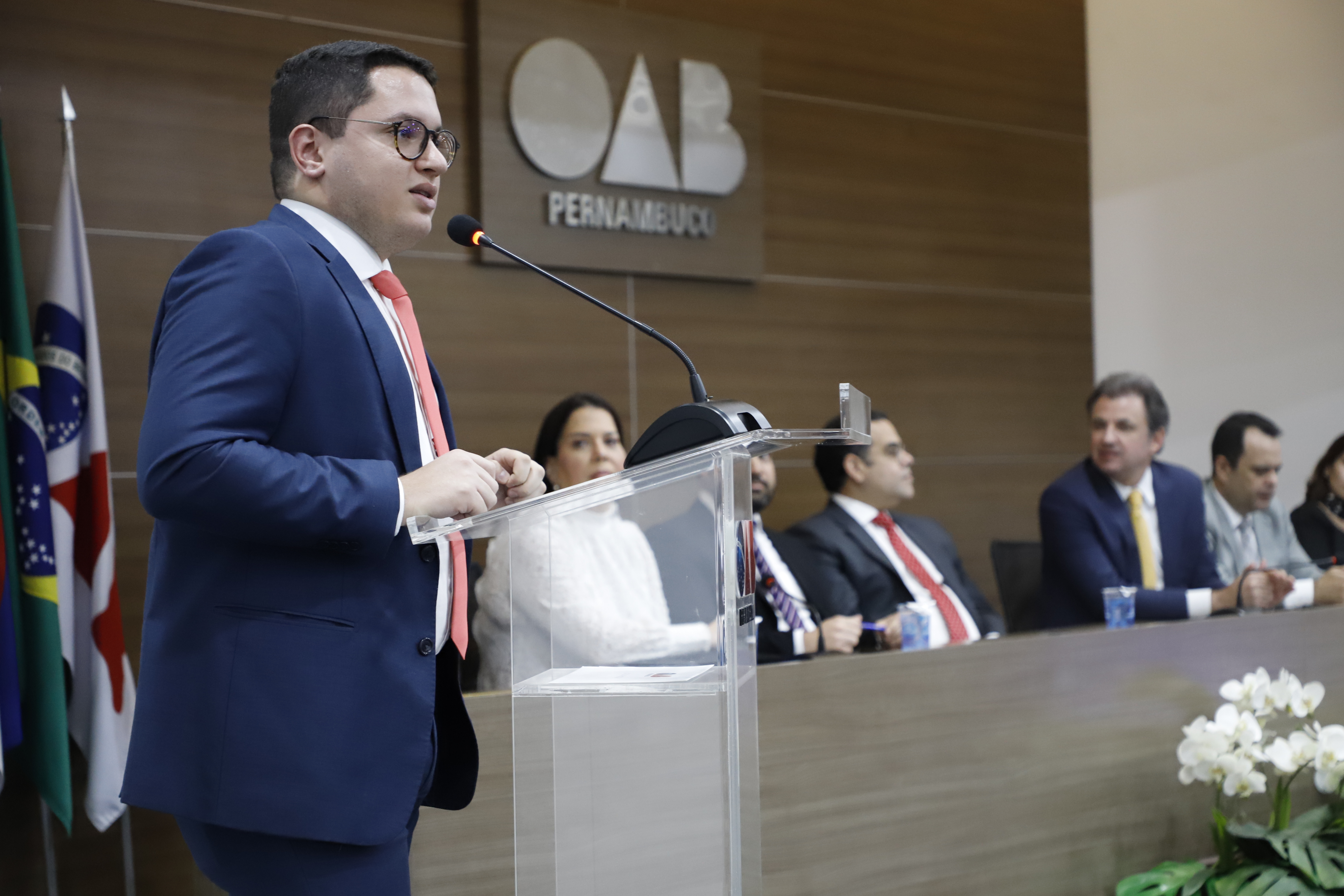 OAB-PE realiza juramento de novos advogados e advogadas