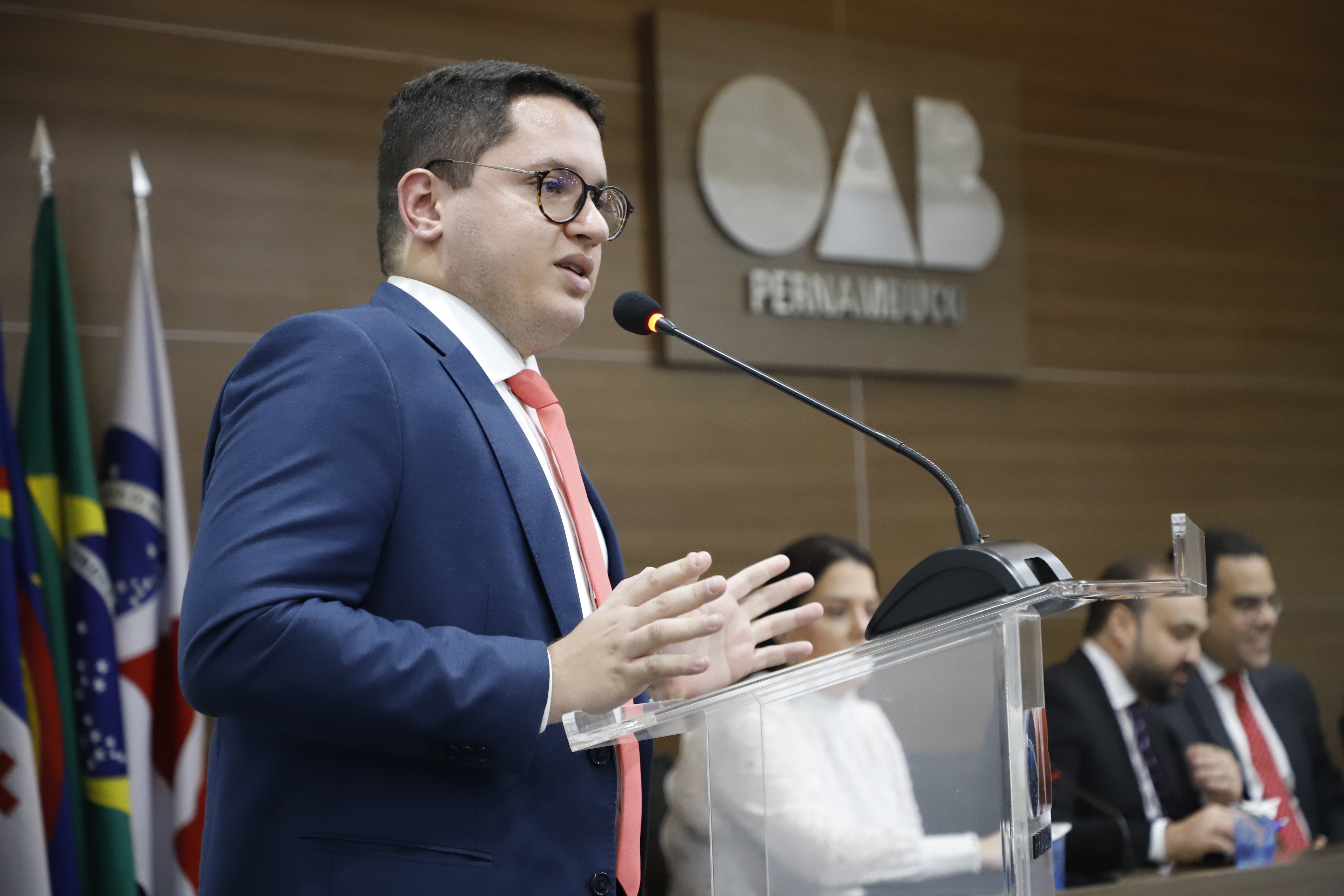 OAB-PE realiza juramento de novos advogados e advogadas