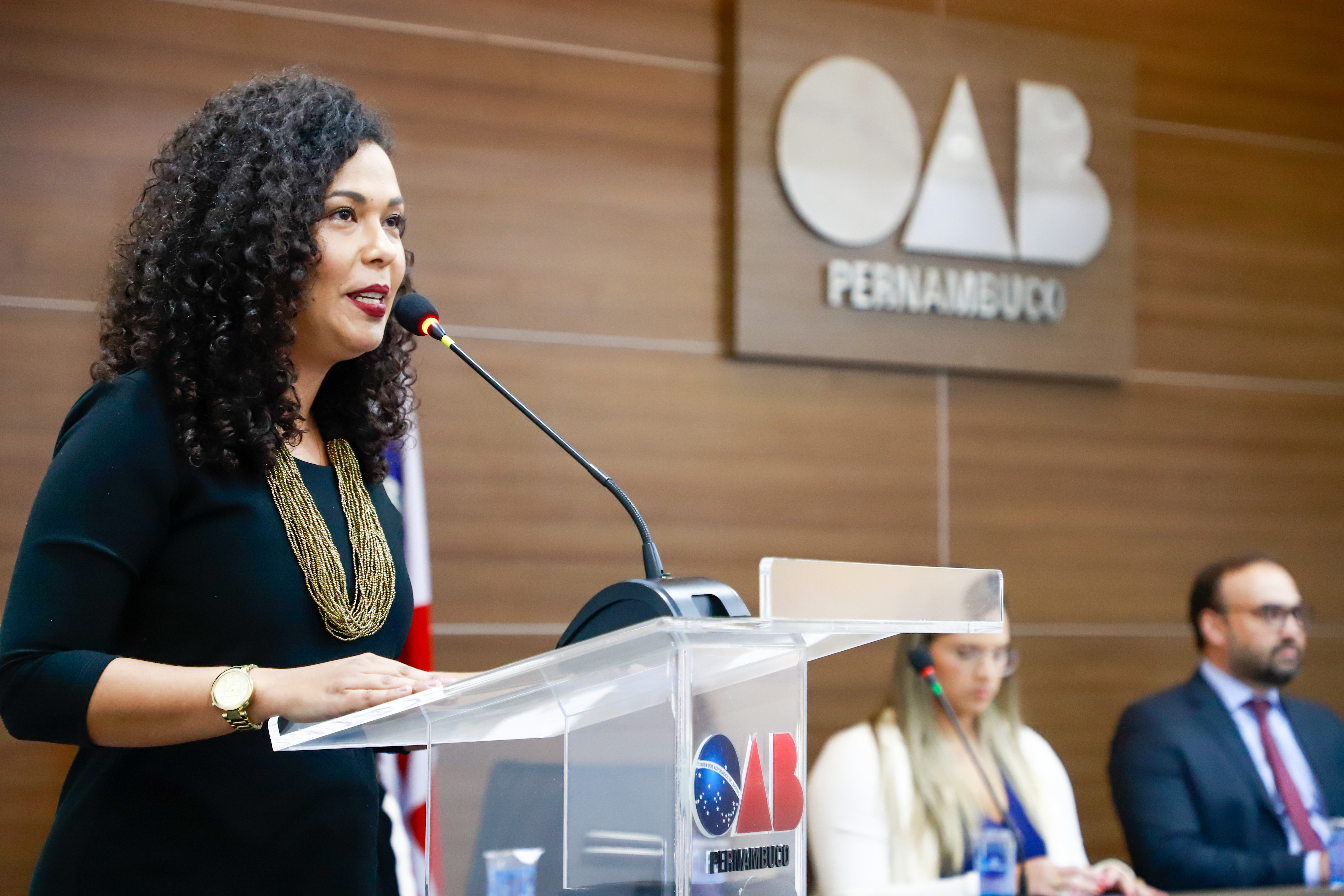 OAB-PE realiza juramento de novos advogados e advogadas