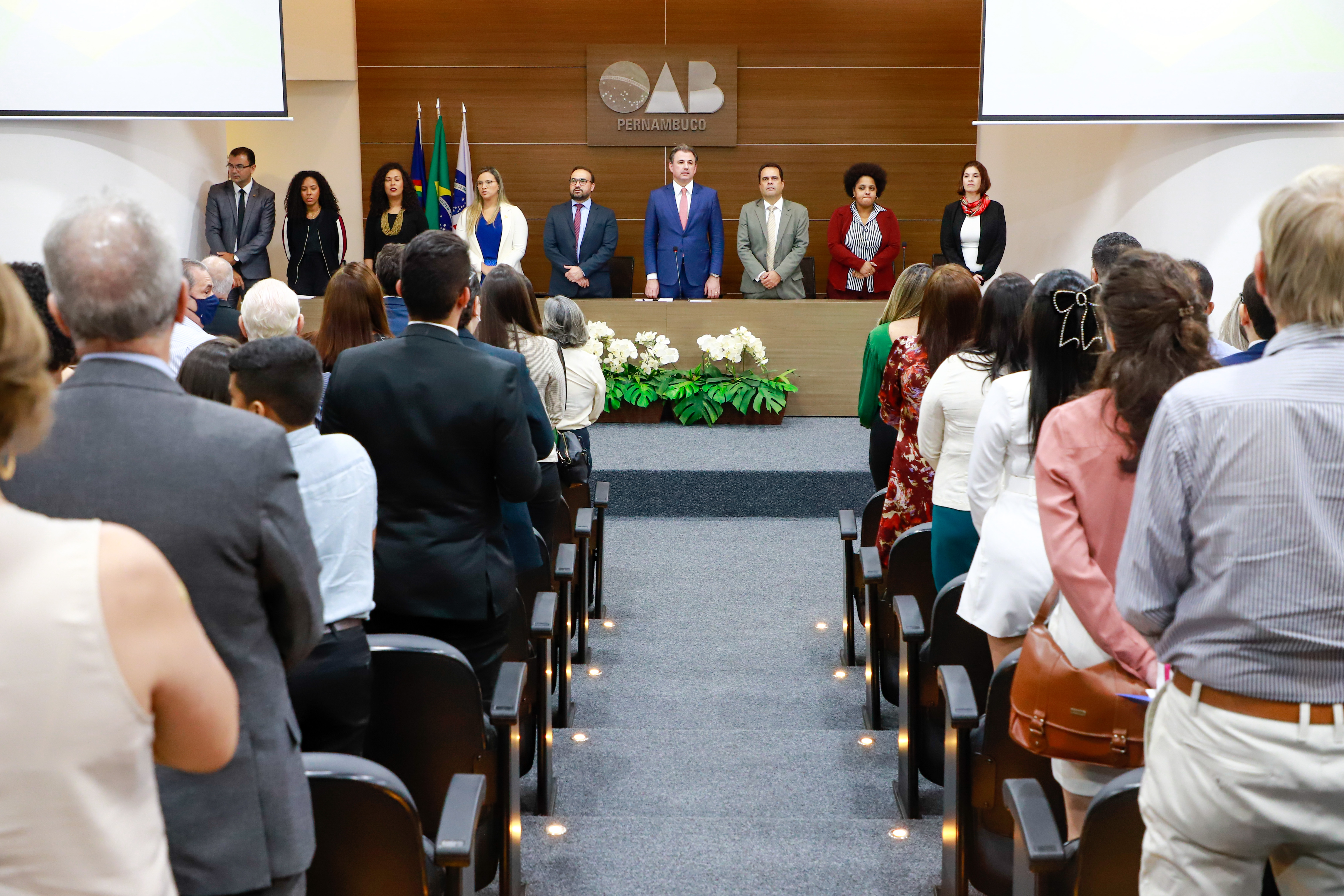 OAB-PE realiza juramento de novos advogados e advogadas