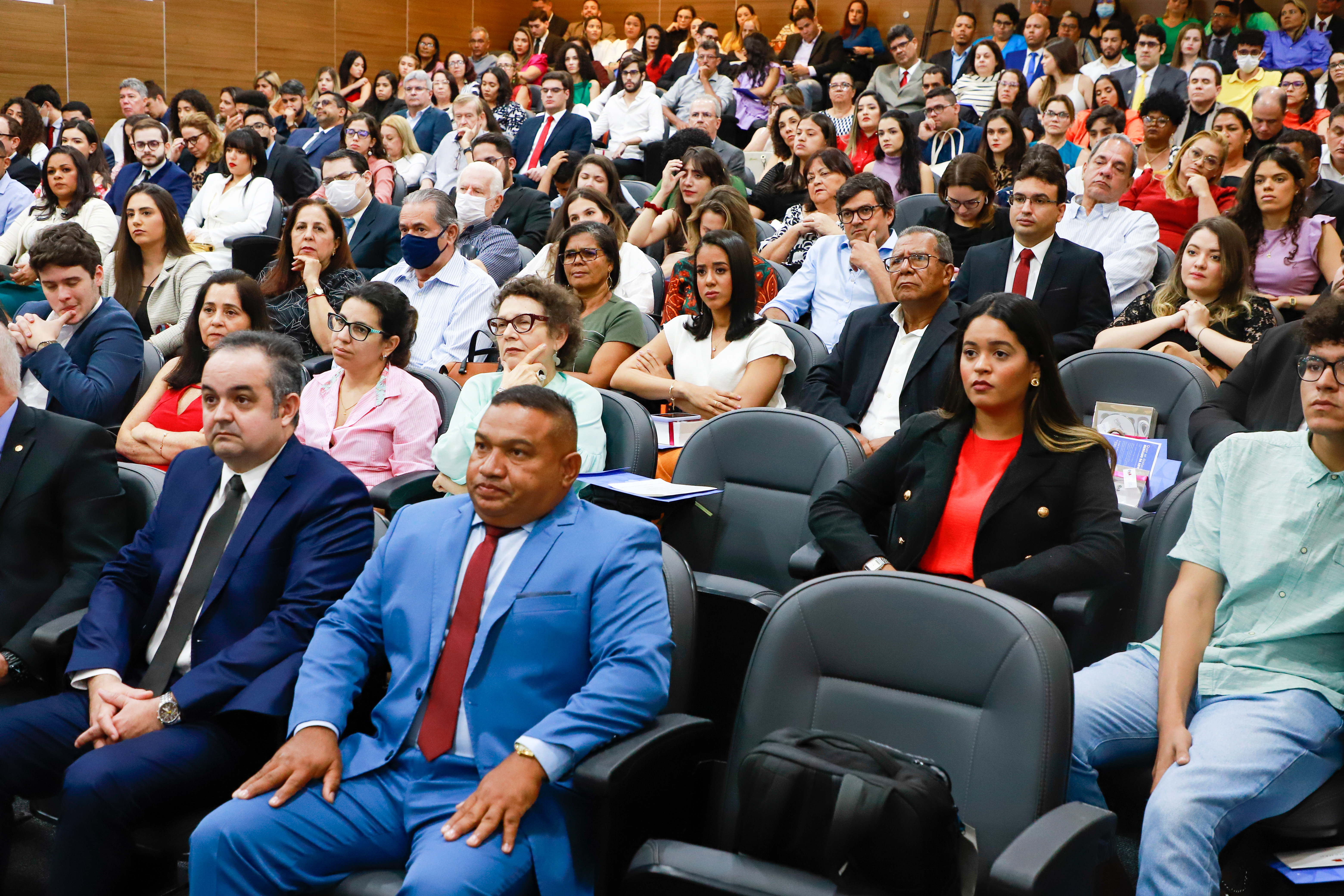 OAB-PE realiza juramento de novos advogados e advogadas