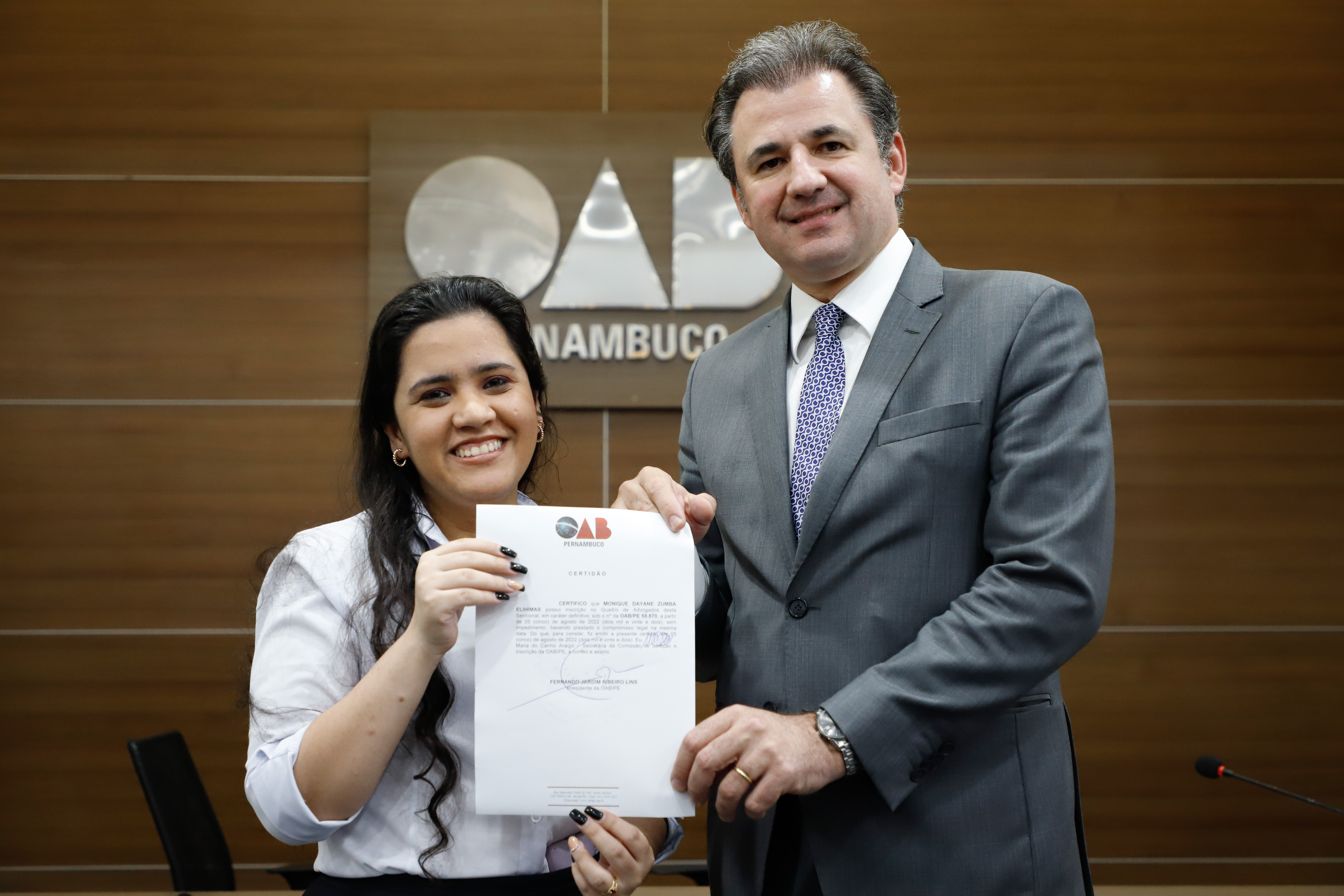 OAB-PE realiza juramento de novos advogados e advogadas