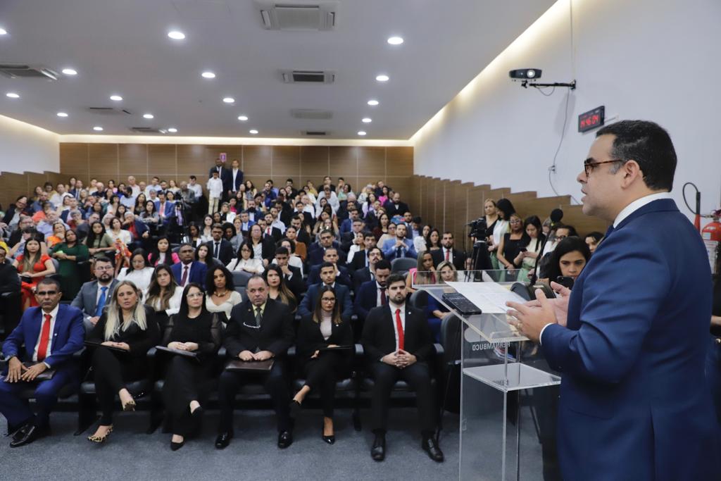 Juramento novos advogados, advogadas e estagi&aacute;rios - 11.07.23