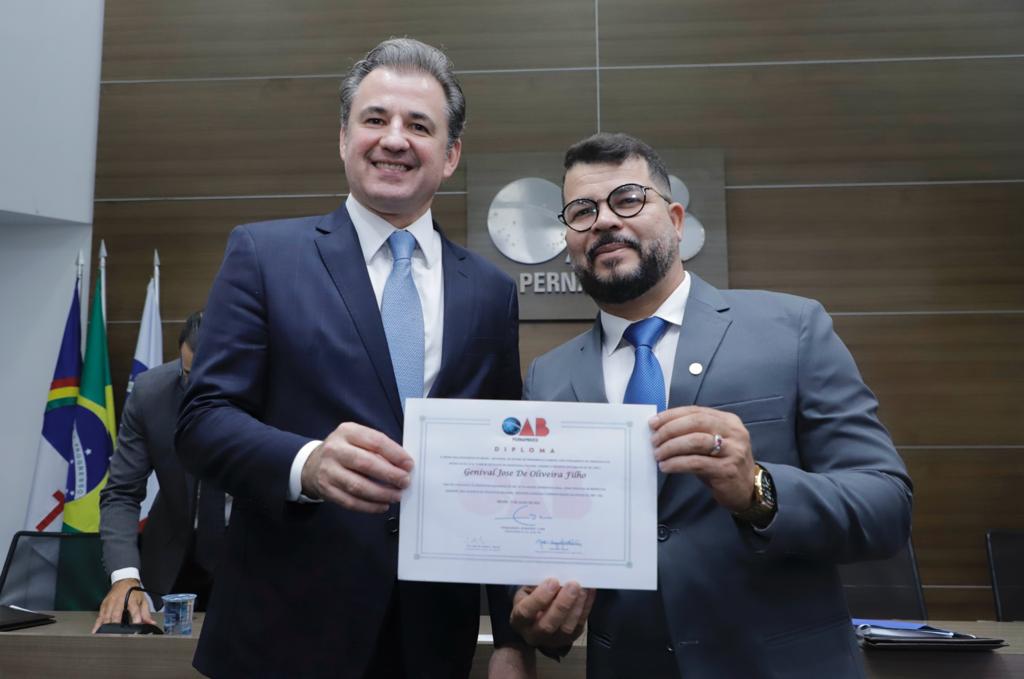 Juramento novos advogados, advogadas e estagi&aacute;rios - 11.07.23