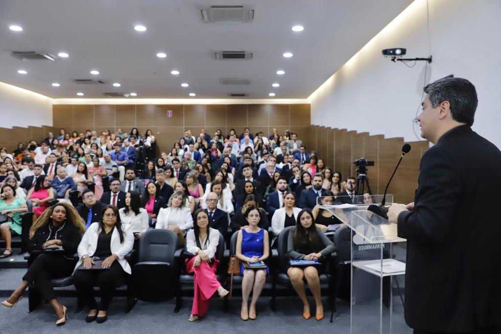 Juramento novos advogados, advogadas e estagi&aacute;rios - 11.07.23