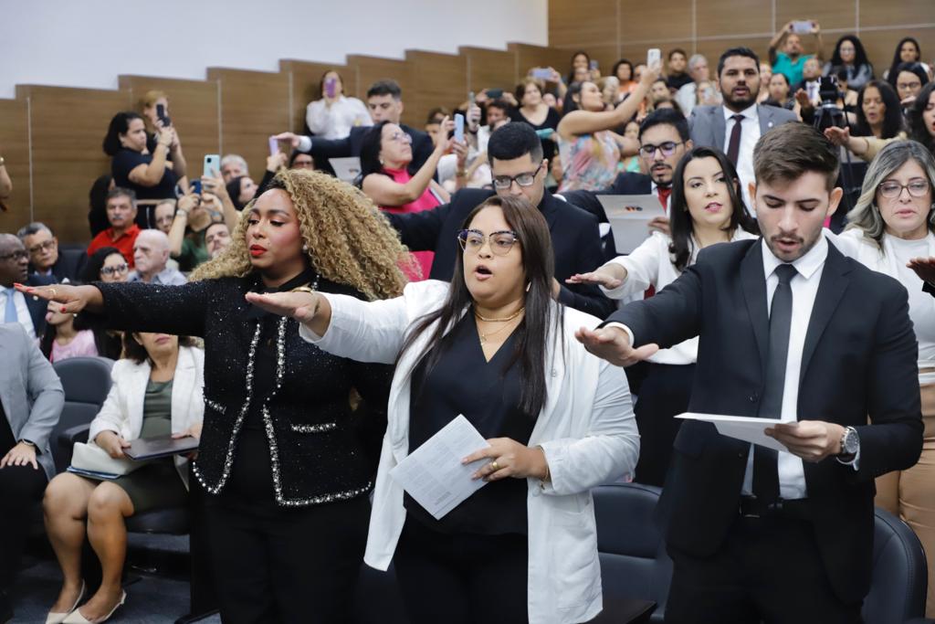 Juramento novos advogados, advogadas e estagi&aacute;rios - 11.07.23
