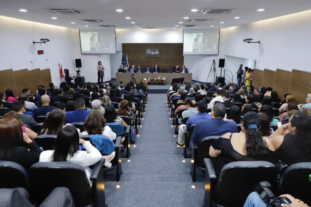 Juramento novos advogados, advogadas e estagi&aacute;rios - 11.07.23