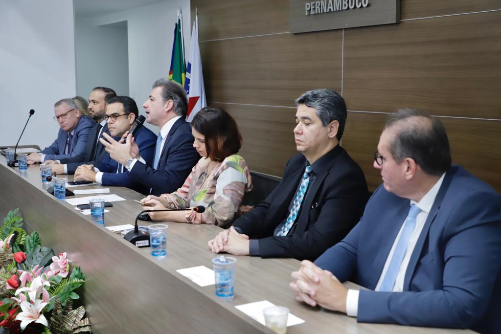 Juramento novos advogados, advogadas e estagi&aacute;rios - 11.07.23