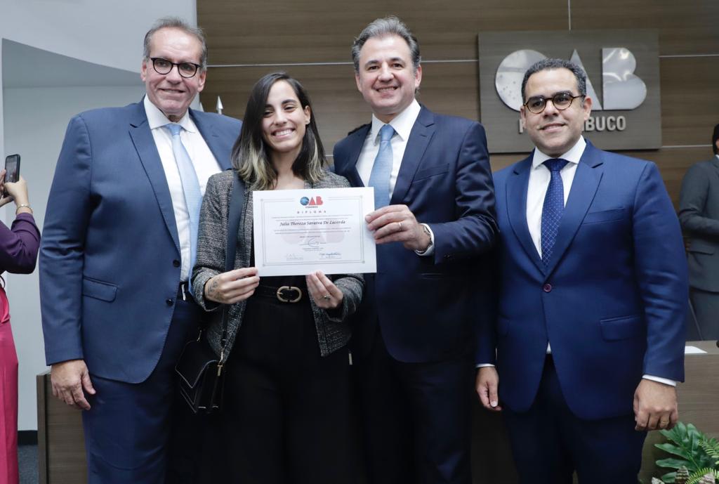 Juramento novos advogados, advogadas e estagi&aacute;rios - 11.07.23