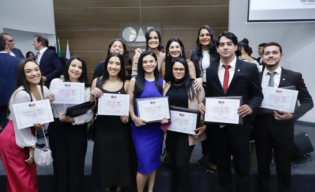 Juramento novos advogados, advogadas e estagi&aacute;rios - 11.07.23