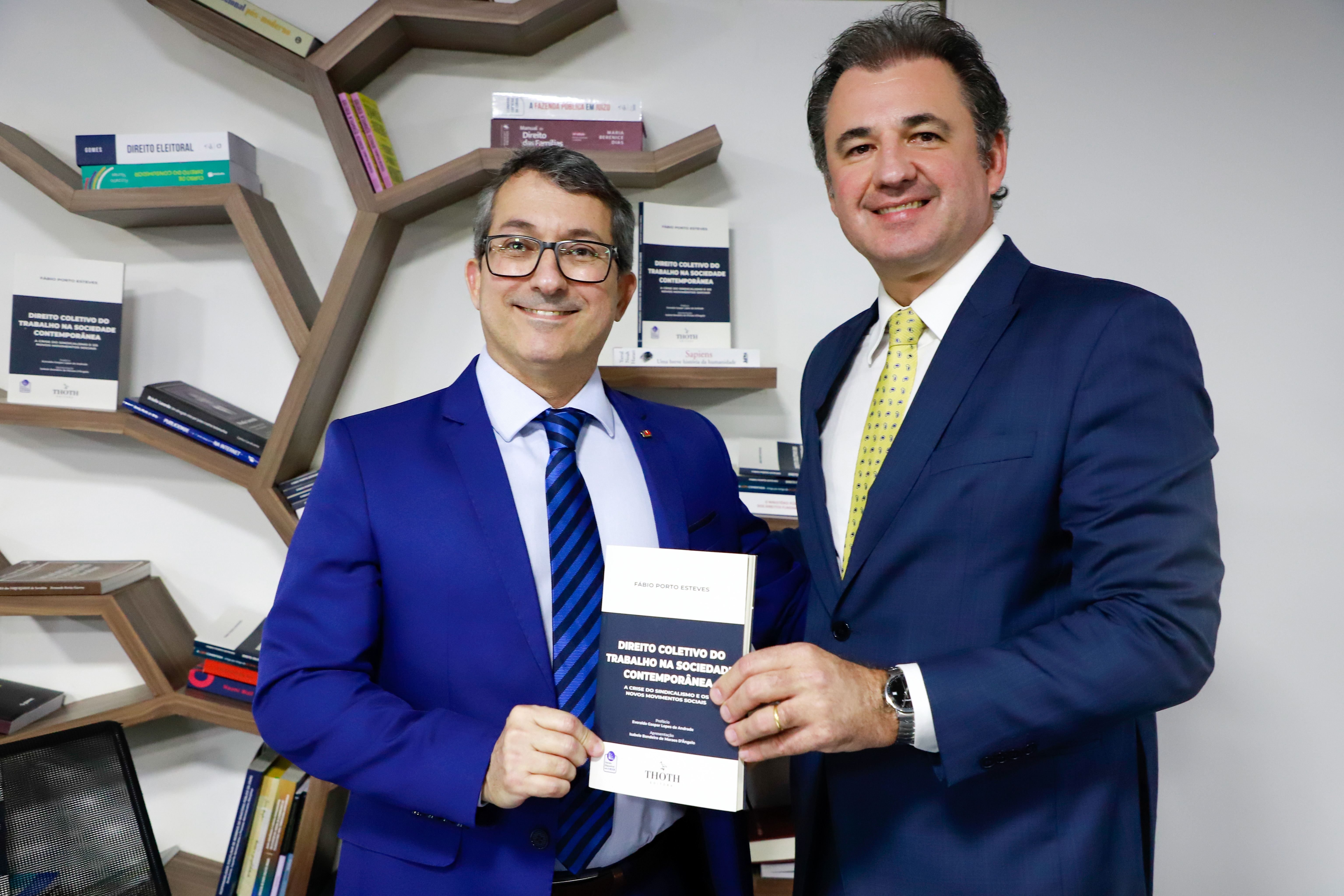 Lan&ccedil;amento do Livro "Direito coletivo do trabalho na sociedade contempor&acirc;nea"