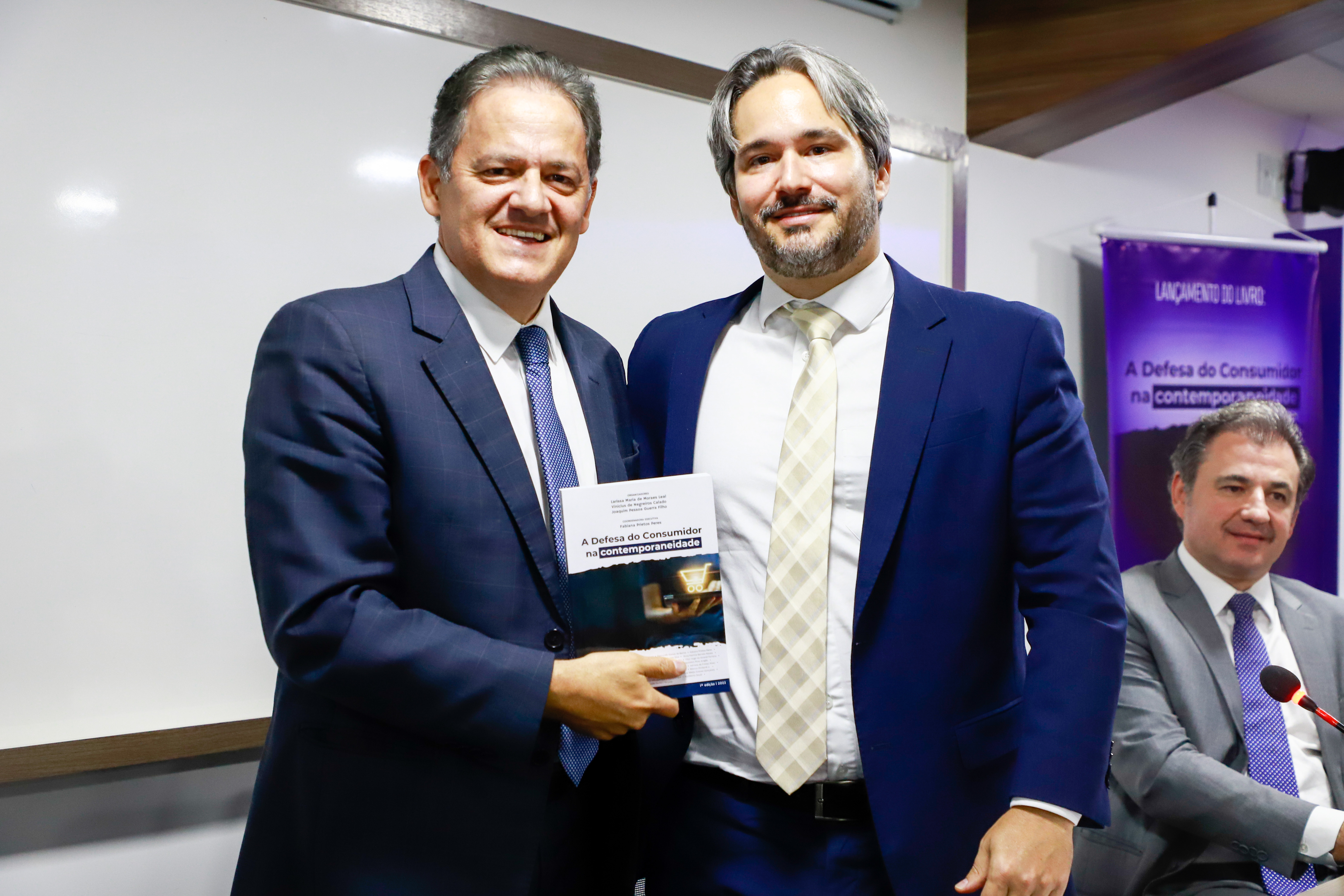 Lan&ccedil;amento do Livro: A Defesa do Consumidor na Contemporaneidade