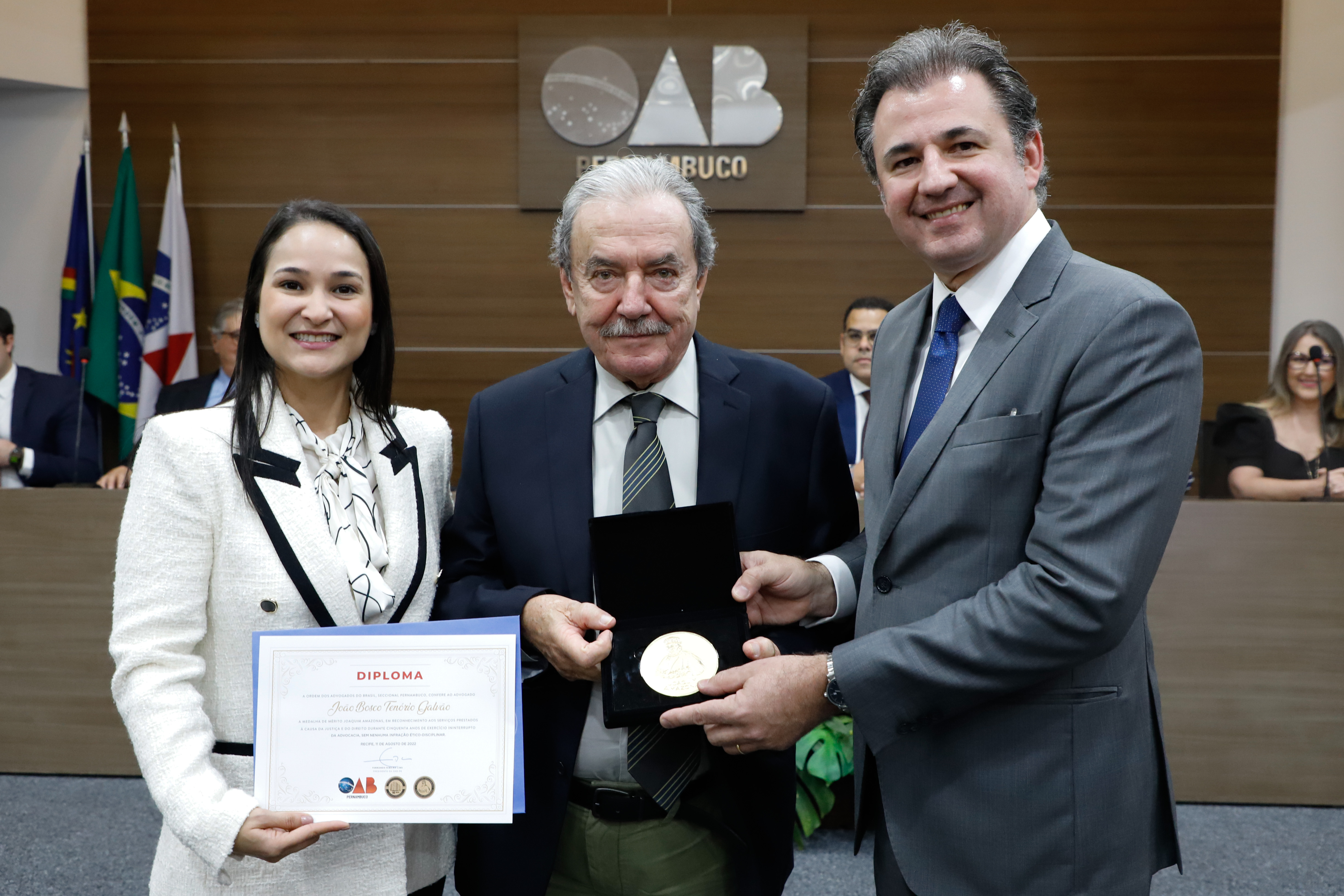OAB Pernambuco entrega Medalha do M&eacute;rito Joaquim Amazonas