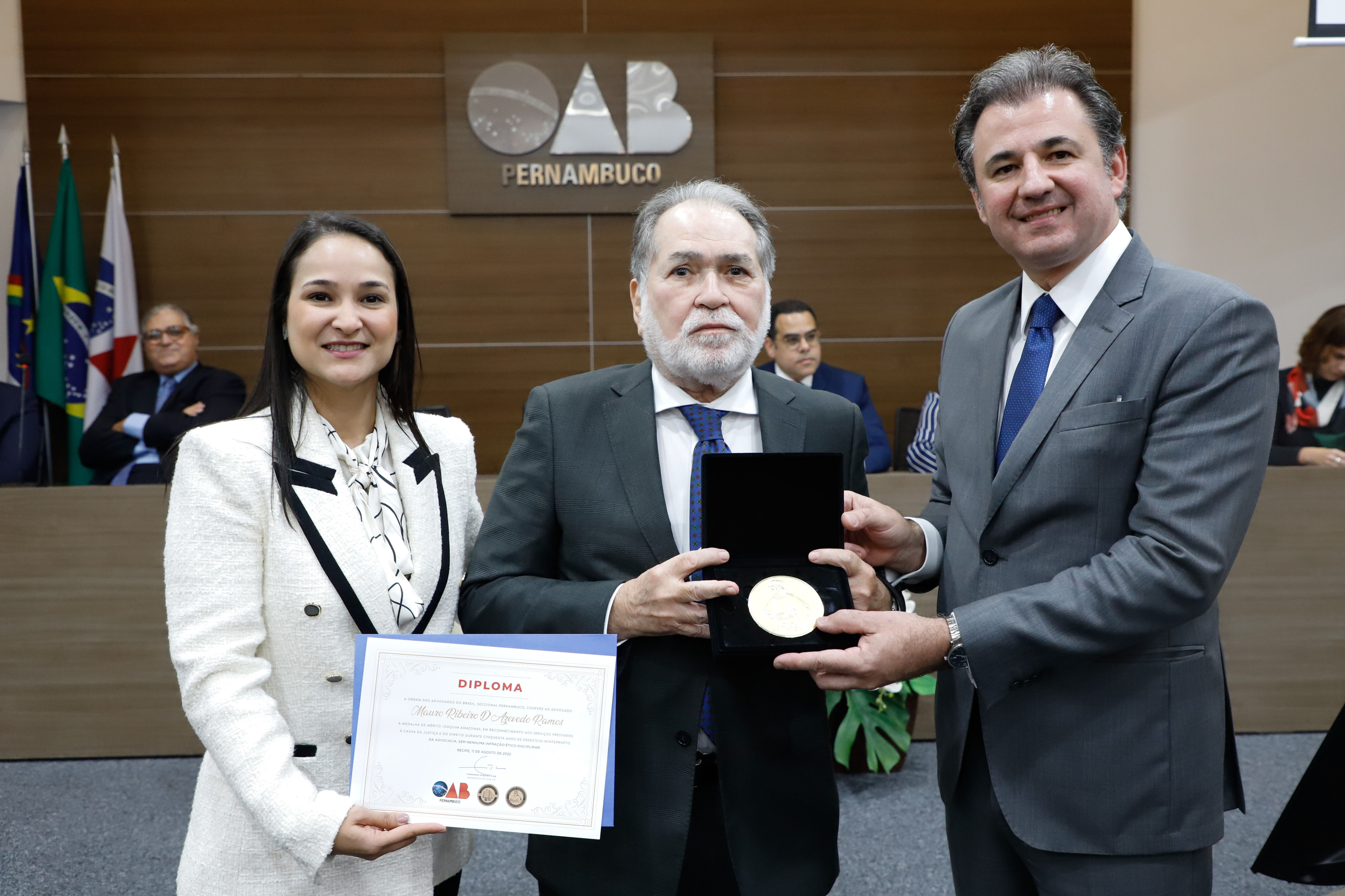 OAB Pernambuco entrega Medalha do M&eacute;rito Joaquim Amazonas
