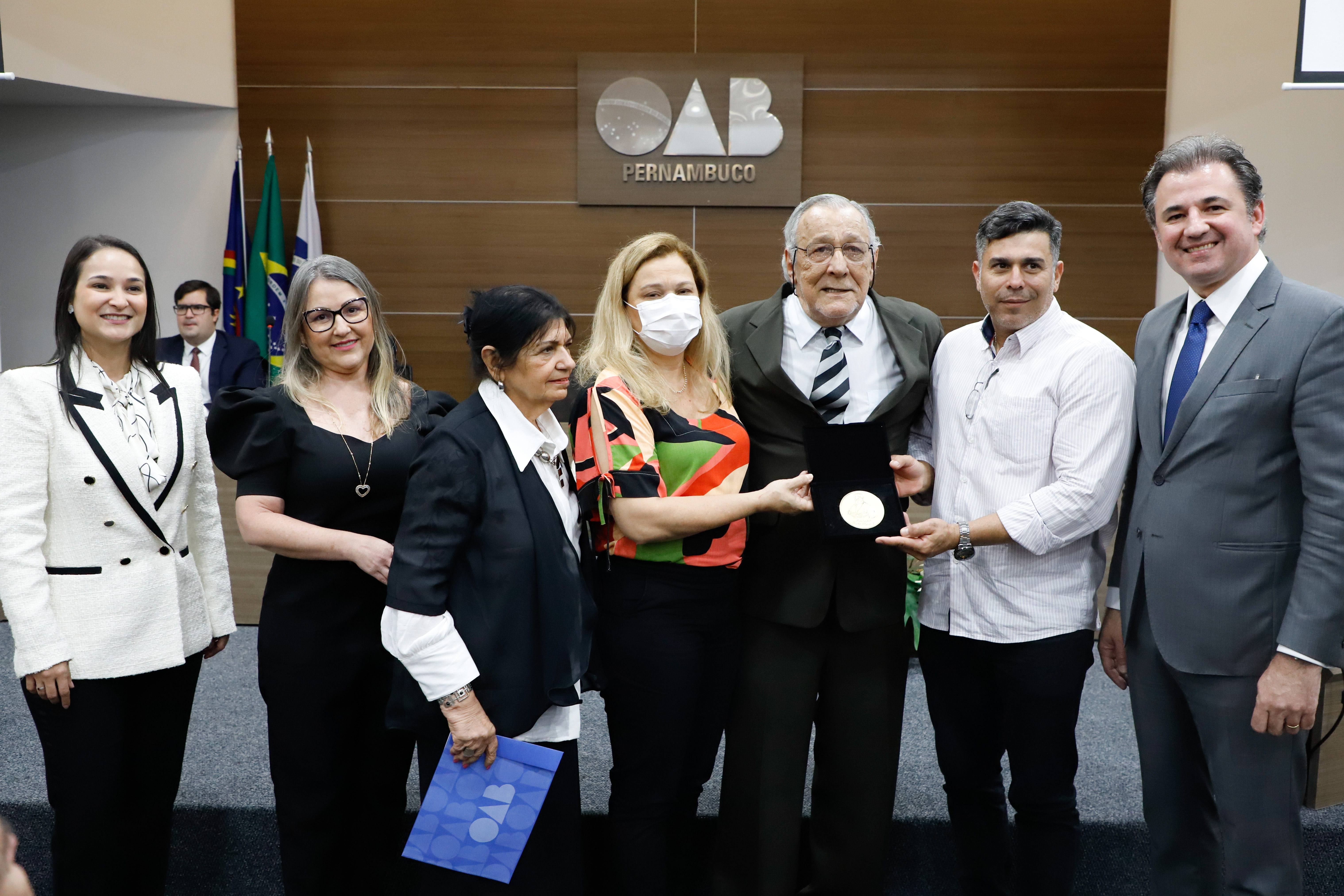 OAB Pernambuco entrega Medalha do M&eacute;rito Joaquim Amazonas