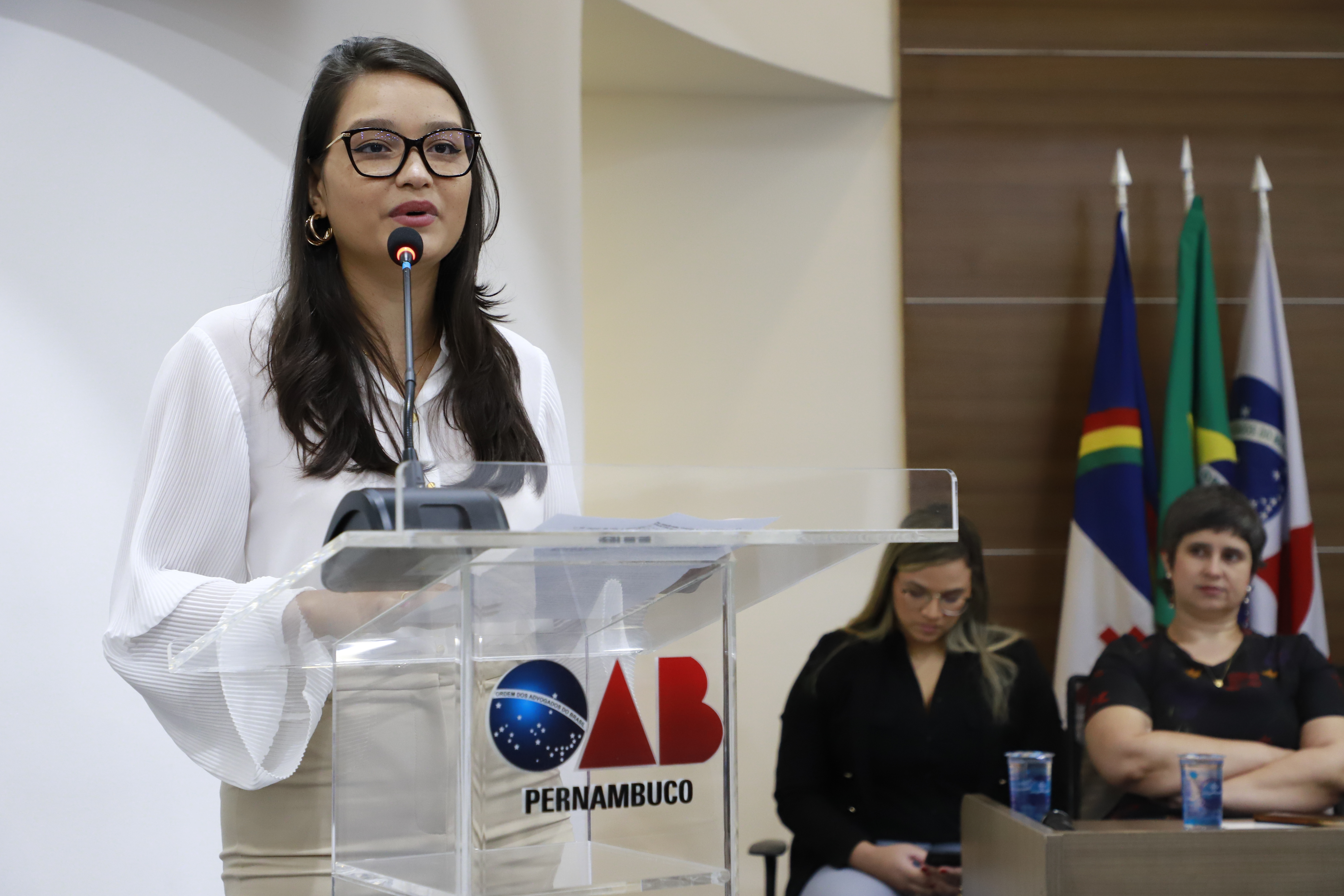 OAB-PE realiza juramento de novos advogados e advogadas