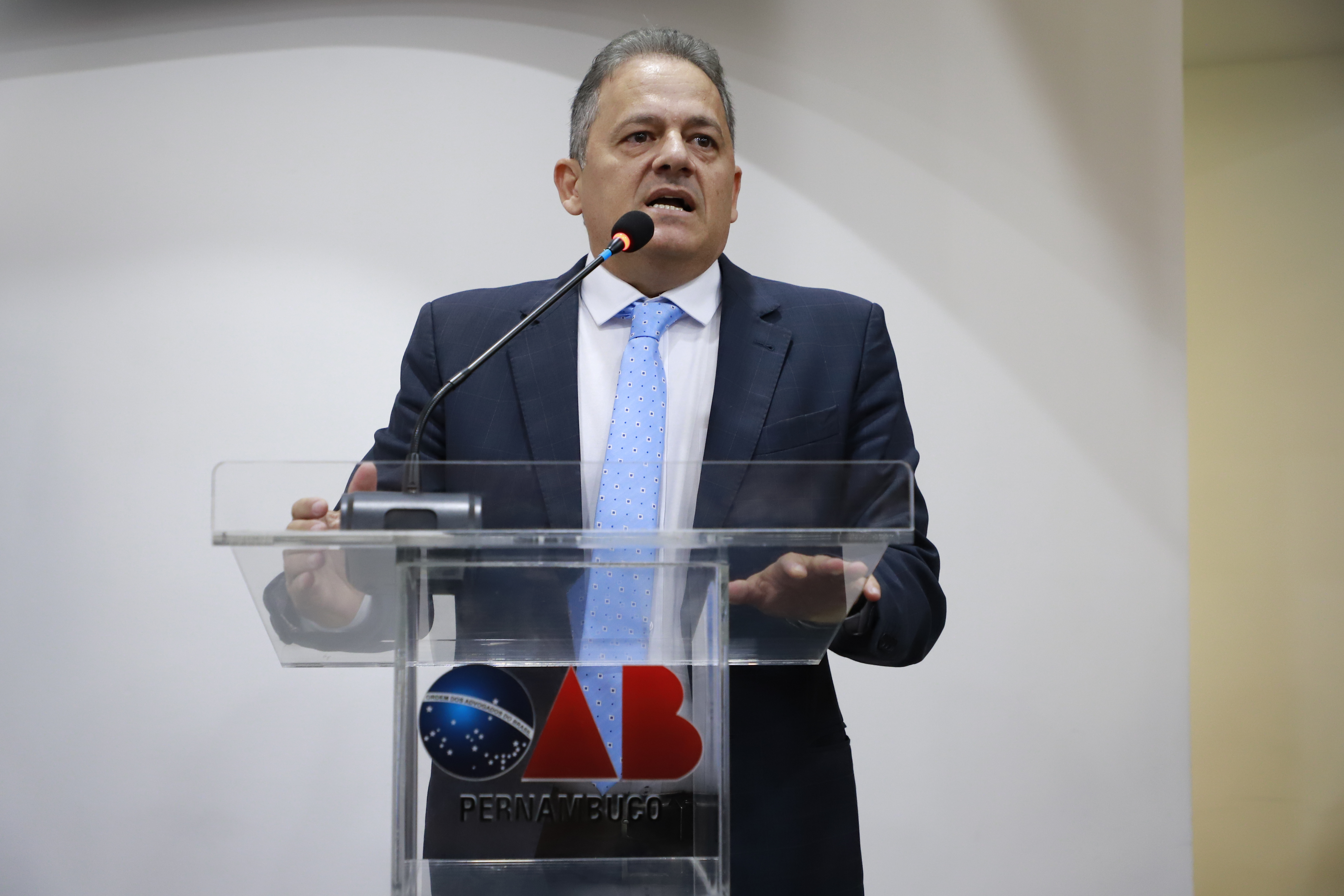 OAB-PE realiza juramento de novos advogados e advogadas