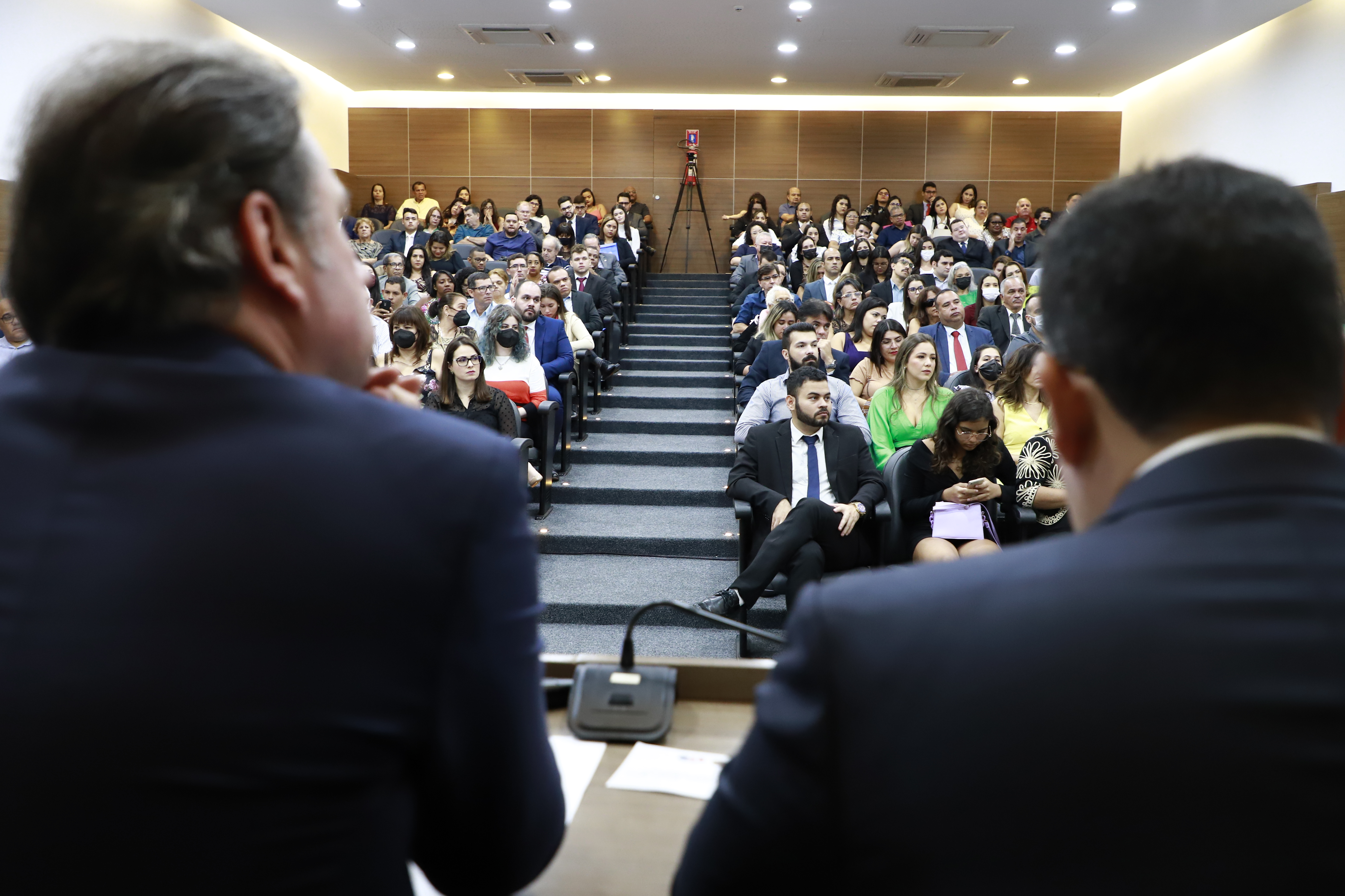 OAB-PE realiza juramento de novos advogados e advogadas
