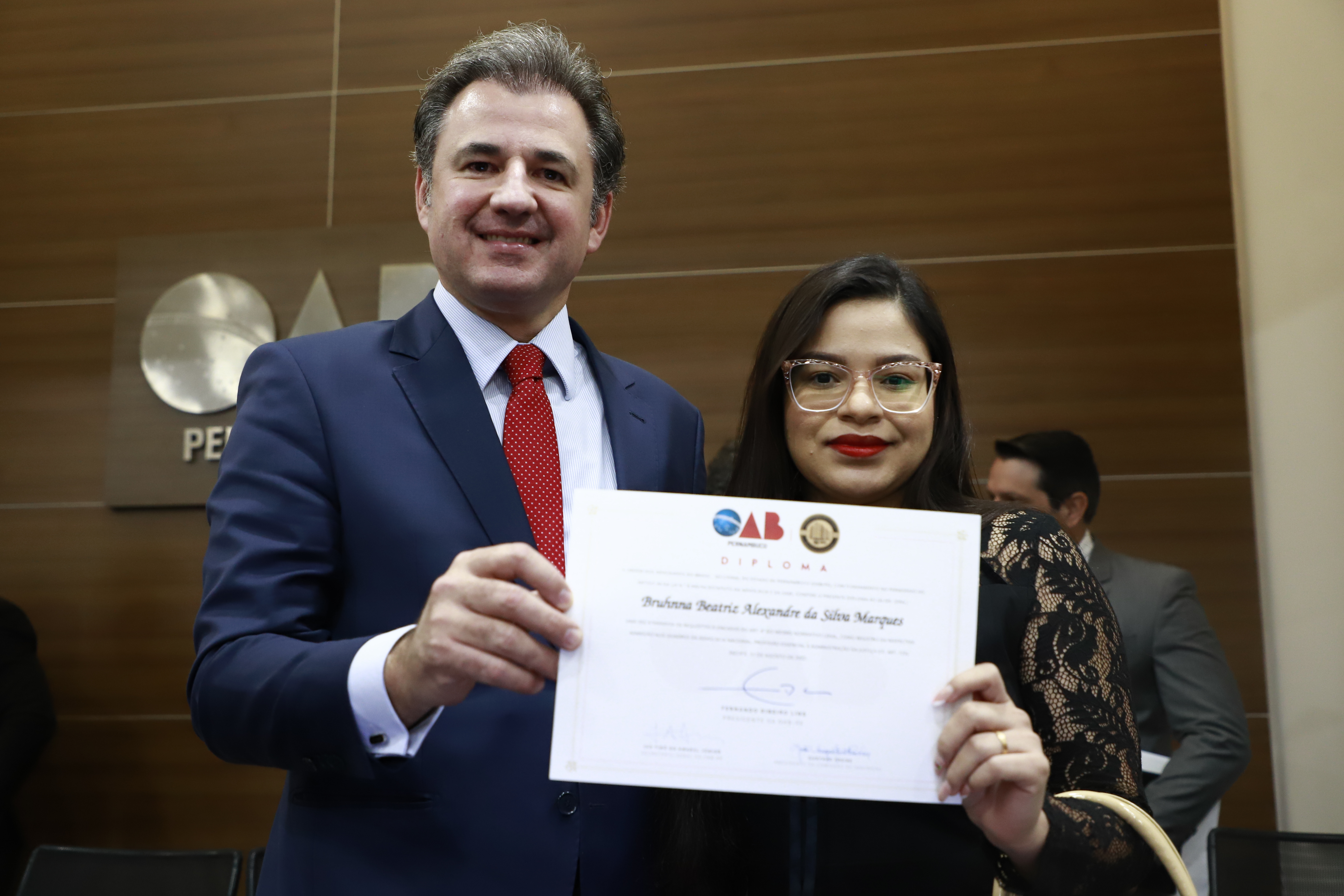 OAB-PE realiza juramento de novos advogados e advogadas