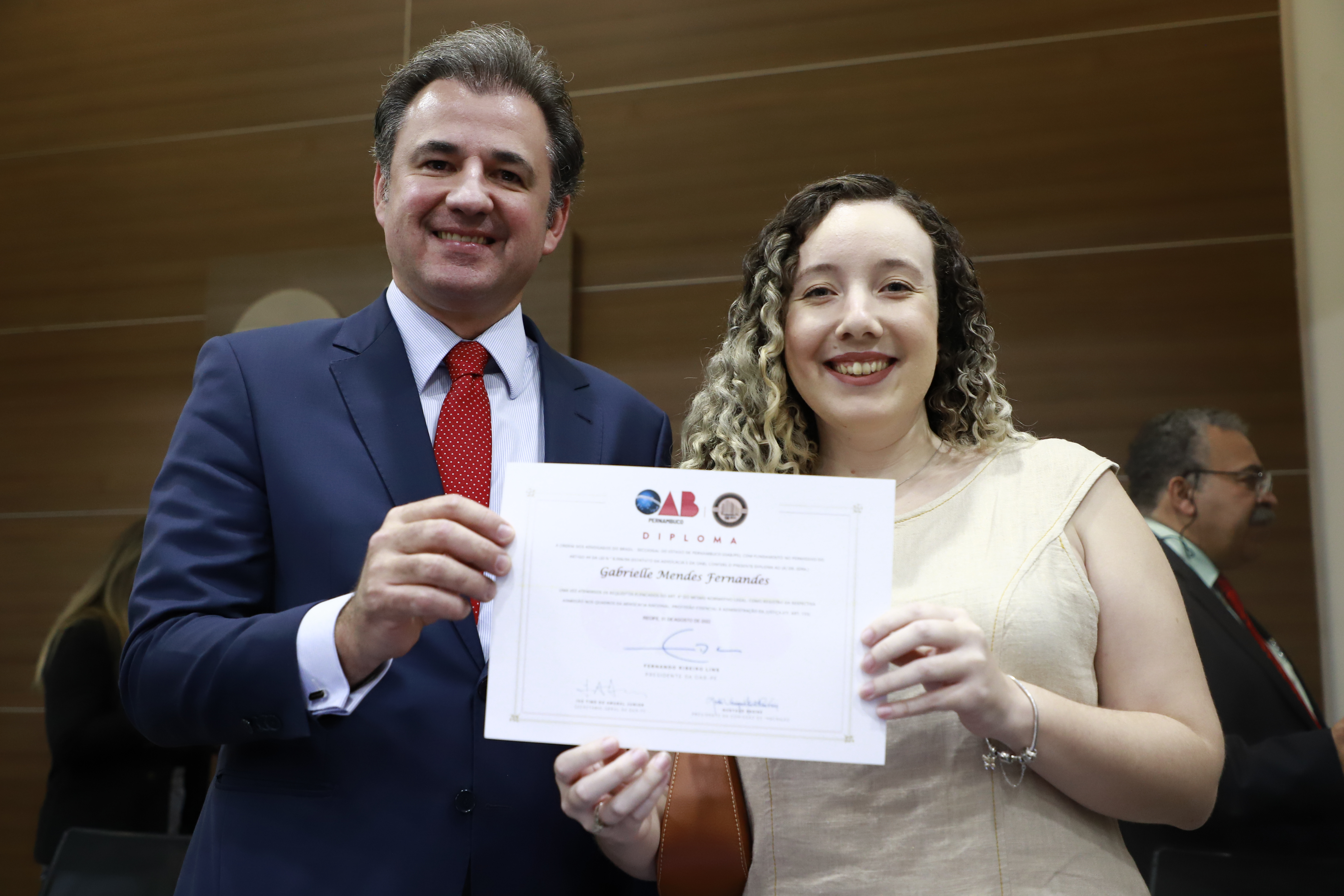 OAB-PE realiza juramento de novos advogados e advogadas
