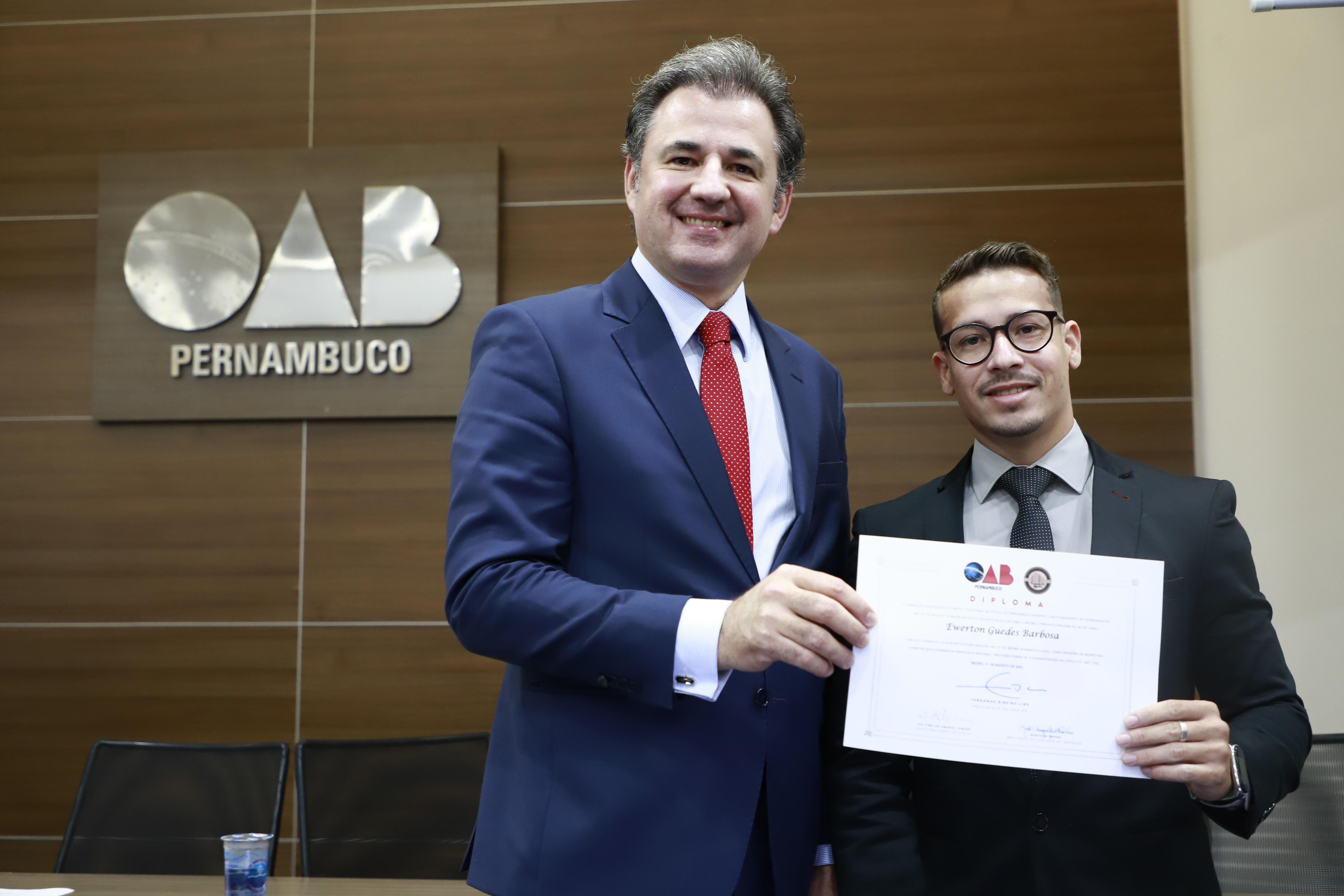 OAB-PE realiza juramento de novos advogados e advogadas