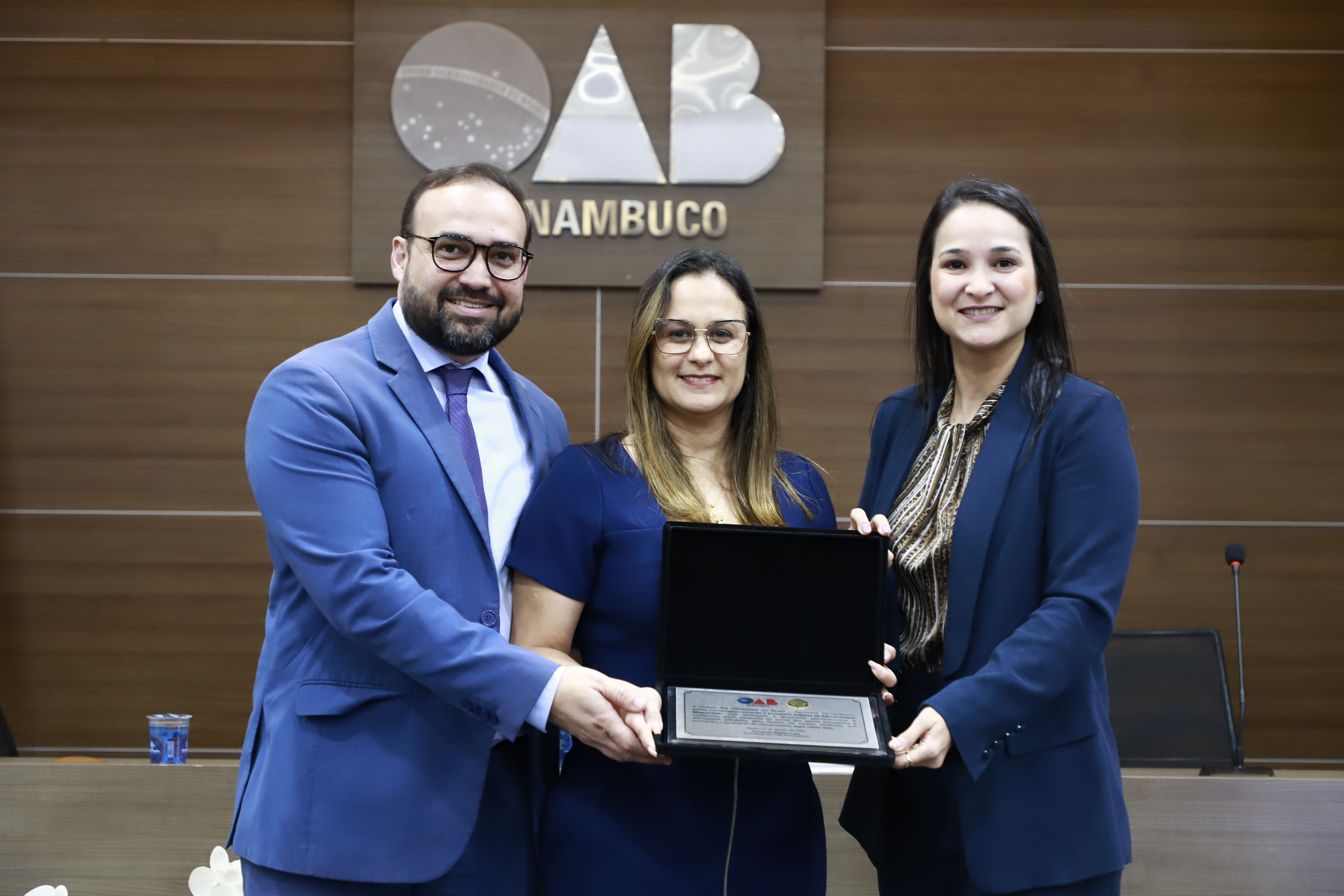 OAB-PE realiza juramento de novos advogados e advogadas