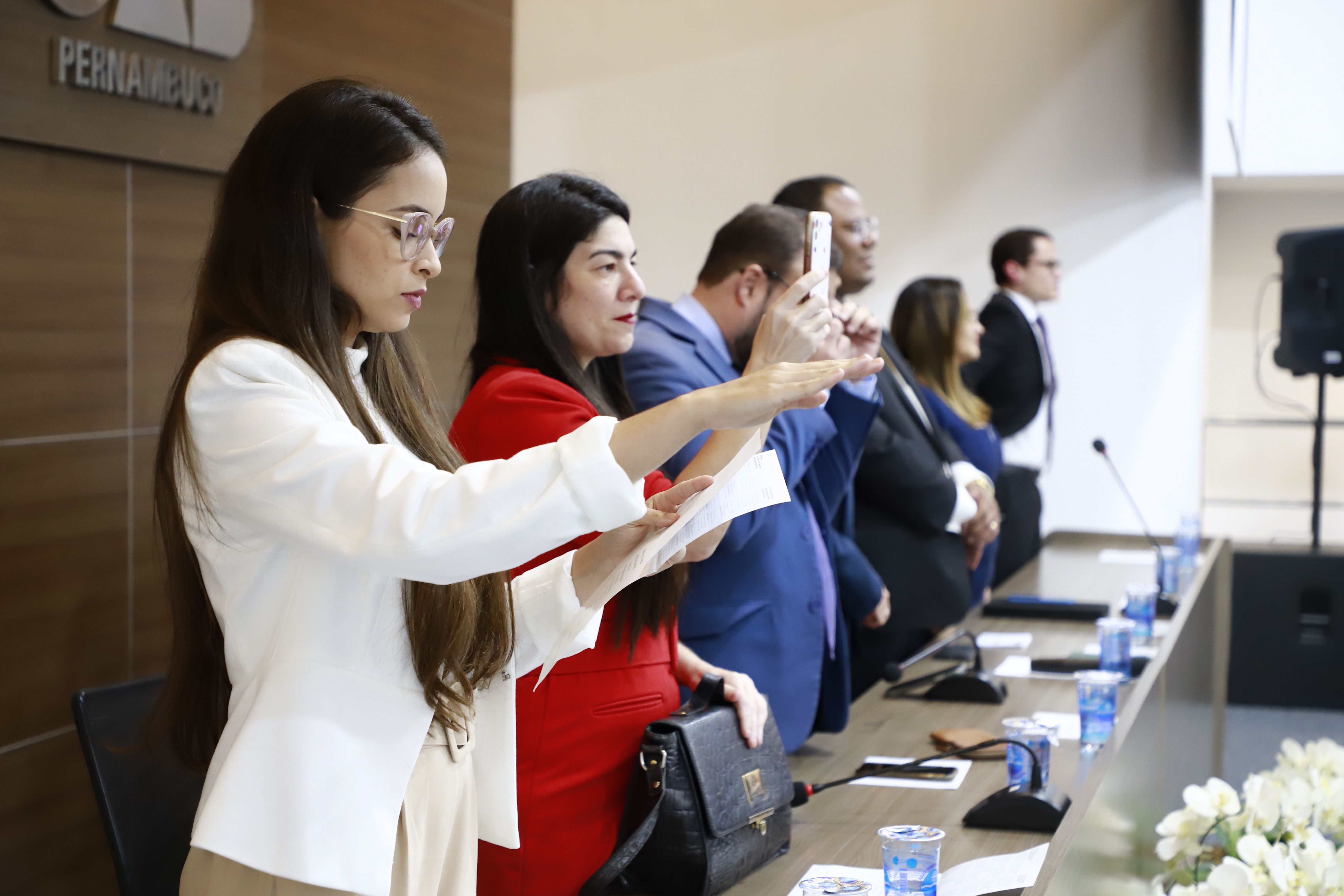 OAB-PE realiza juramento de novos advogados e advogadas