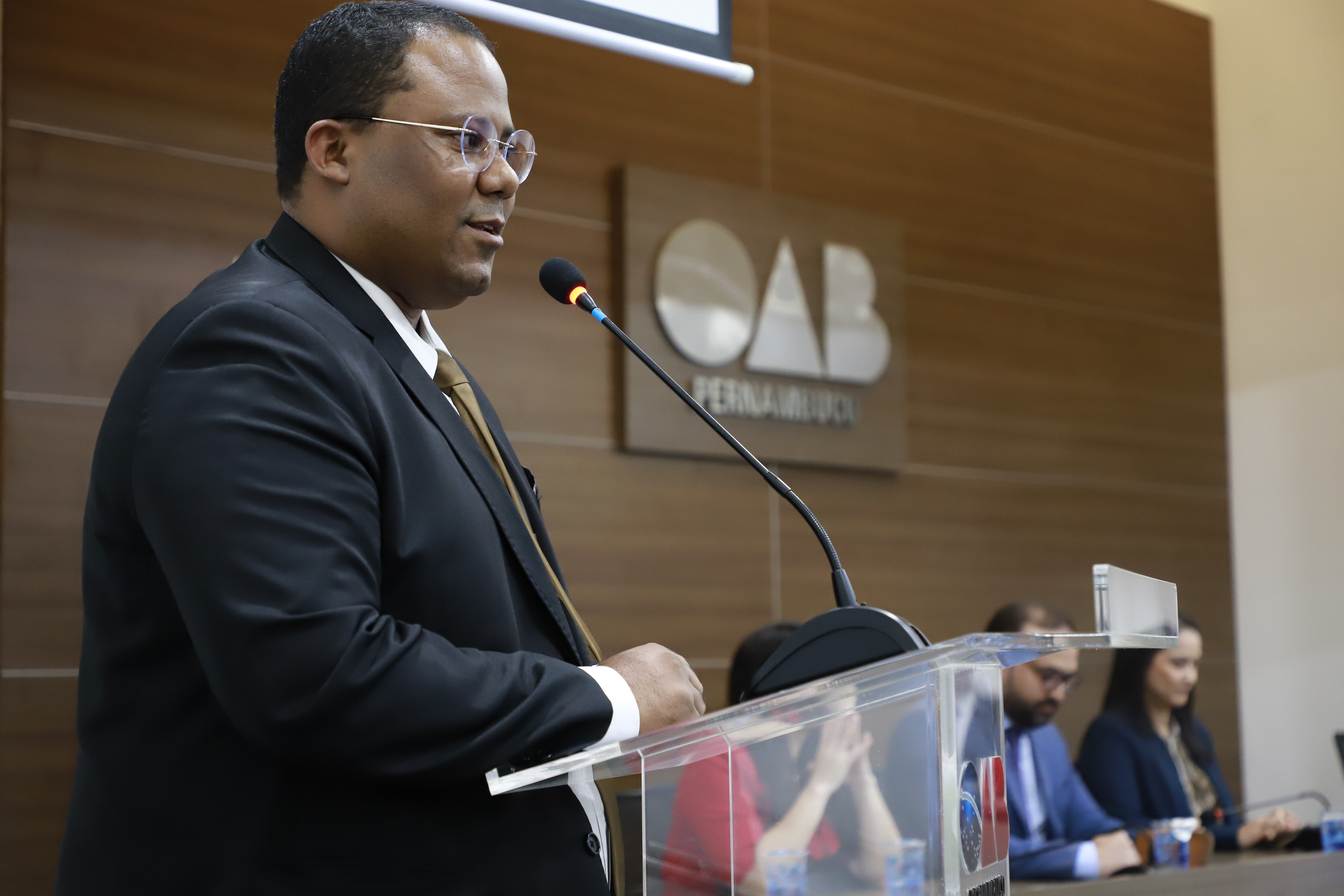 OAB-PE realiza juramento de novos advogados e advogadas