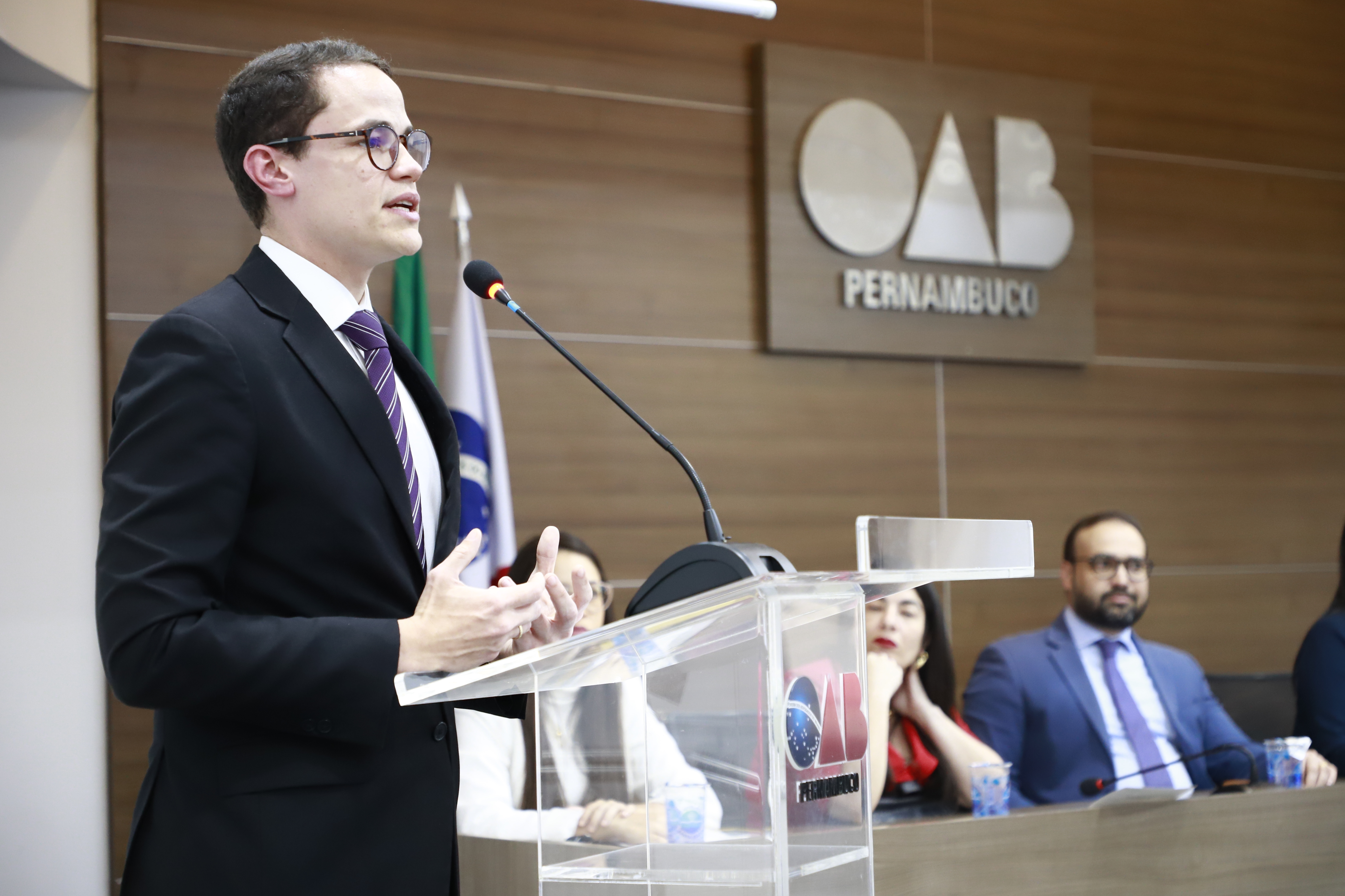 OAB-PE realiza juramento de novos advogados e advogadas