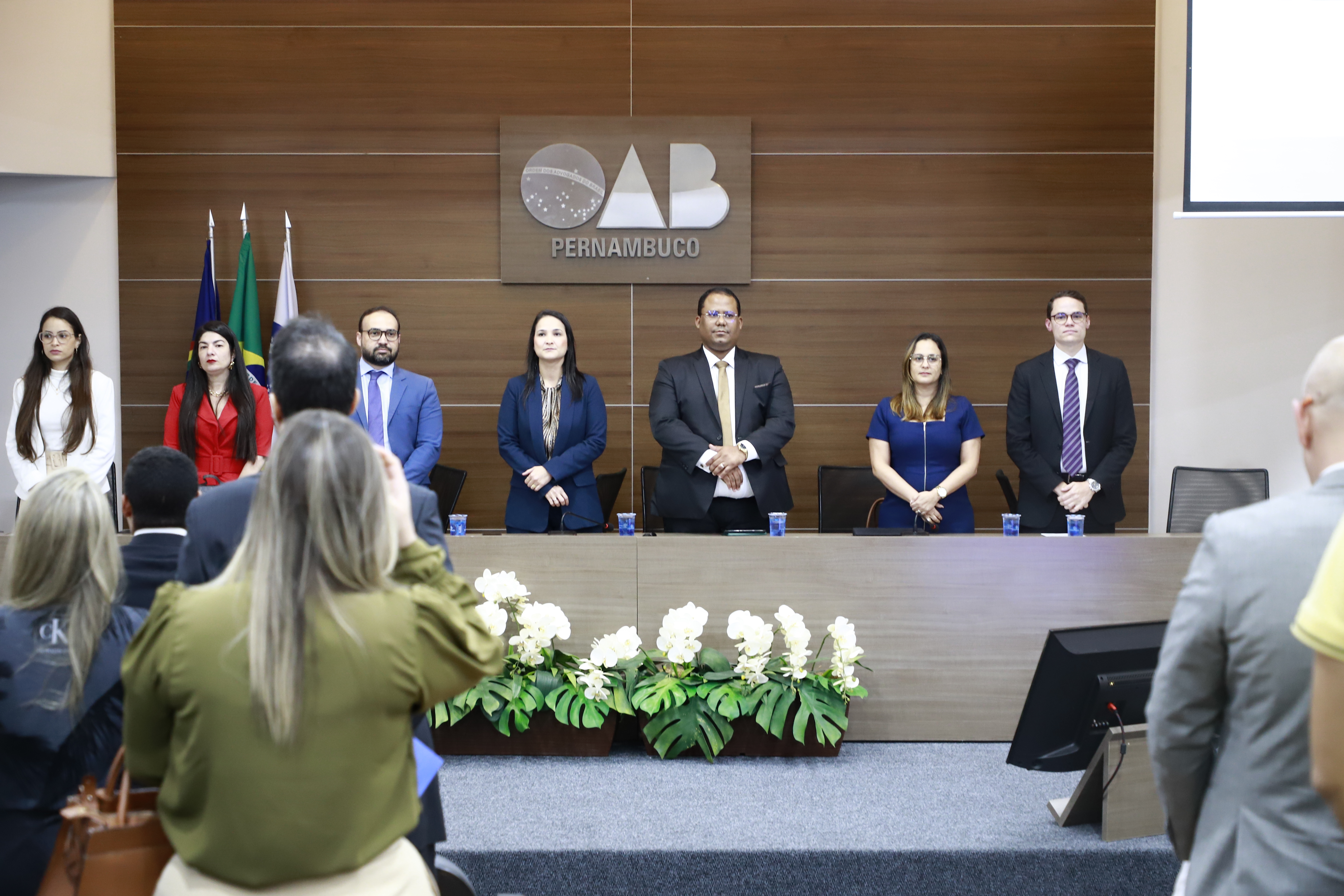 OAB-PE realiza juramento de novos advogados e advogadas