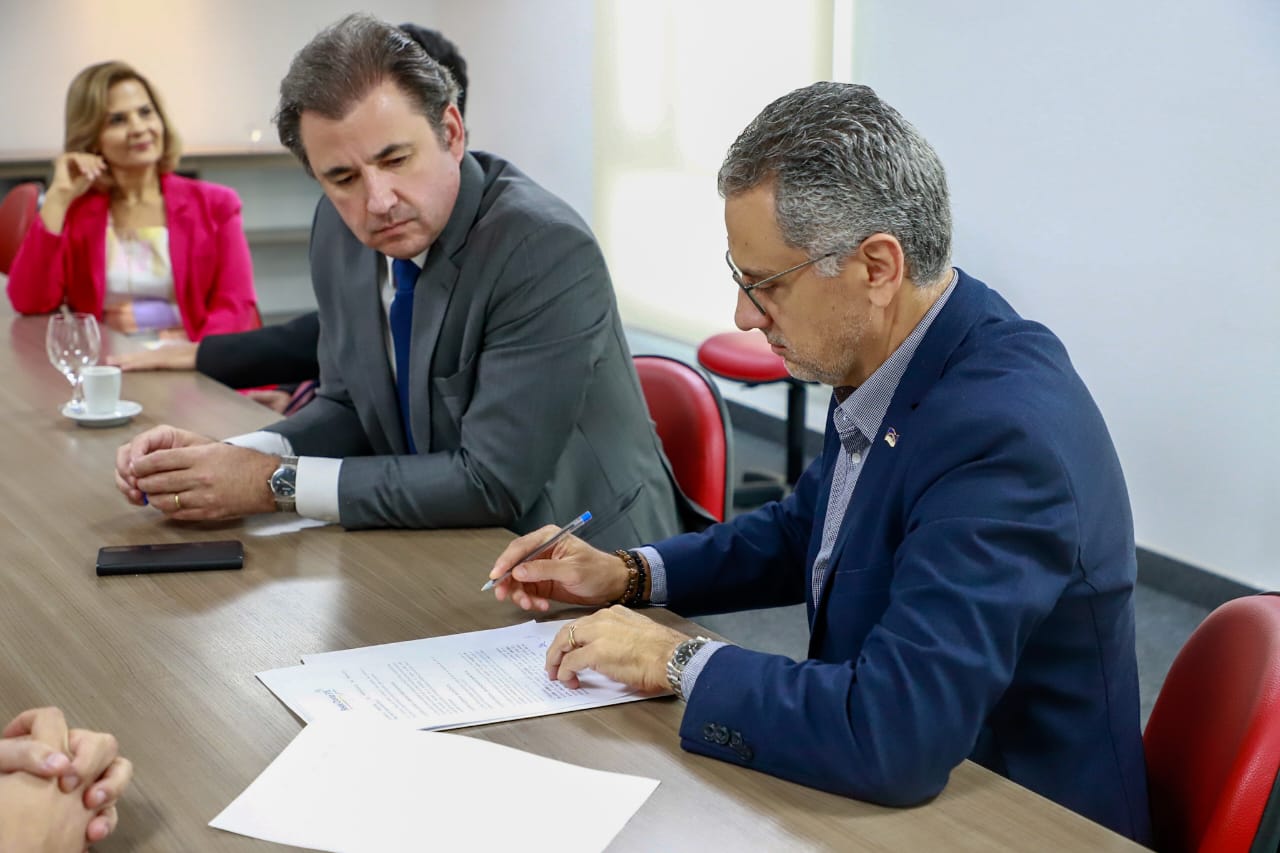 OAB-PE assina conv&ecirc;nio com a Rede Ouvir PE