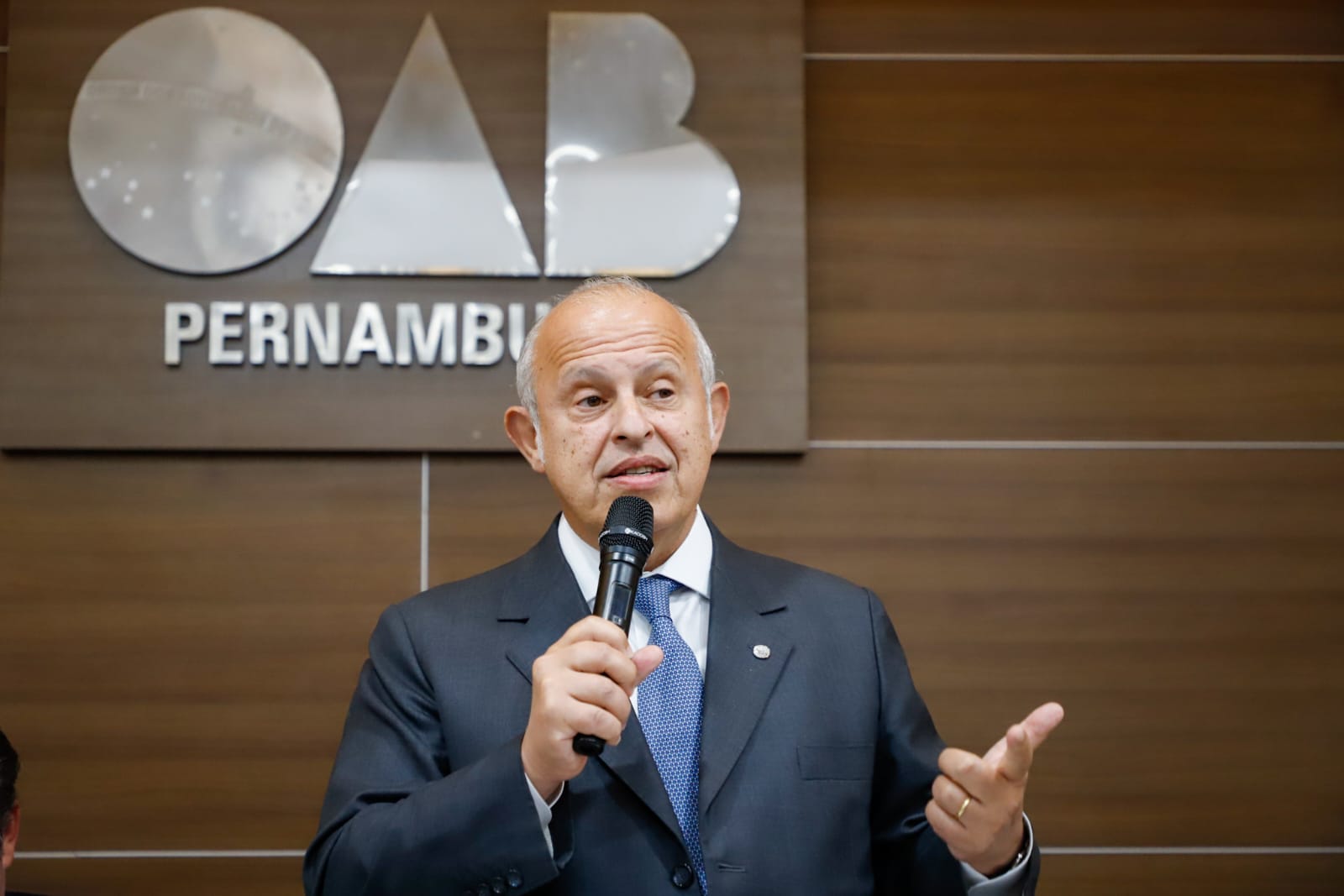 OAB-PE realiza palestra com Alberto Toron