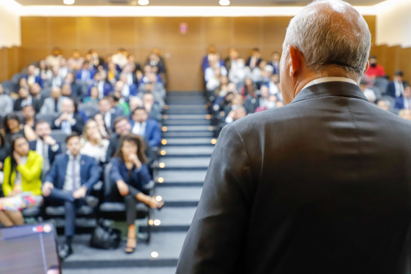 OAB-PE realiza palestra com Alberto Toron