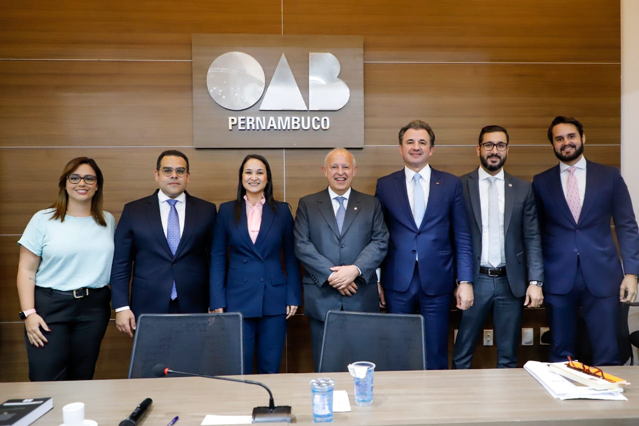 OAB-PE realiza palestra com Alberto Toron