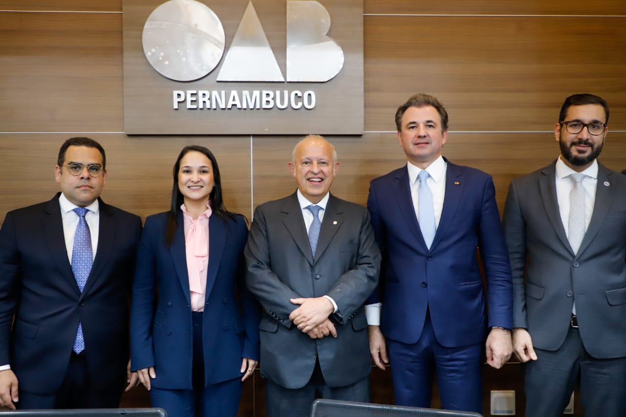 OAB-PE realiza palestra com Alberto Toron