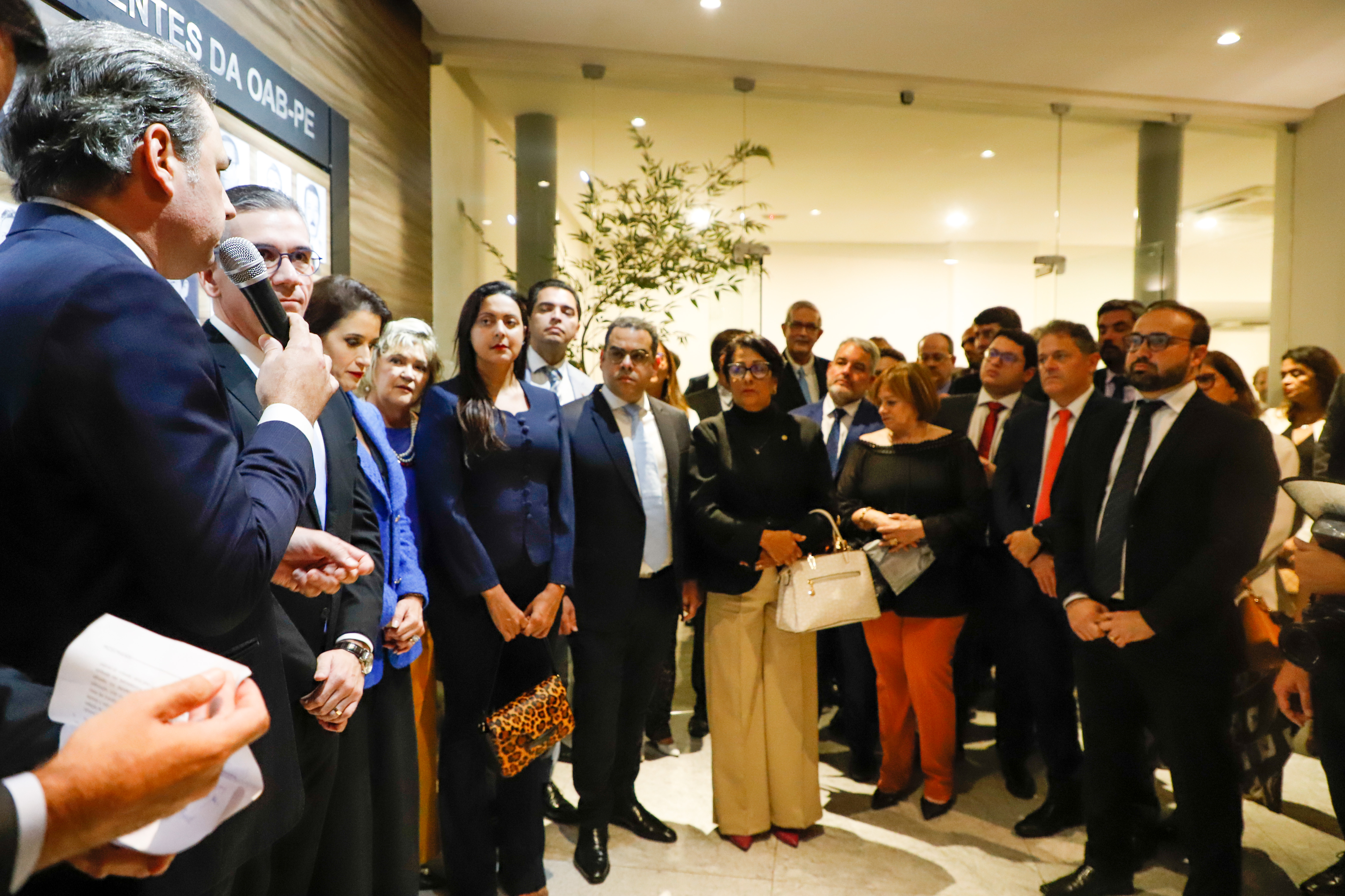 Aposi&ccedil;&atilde;o da placa de Bruno Baptista na OAB Pernambuco