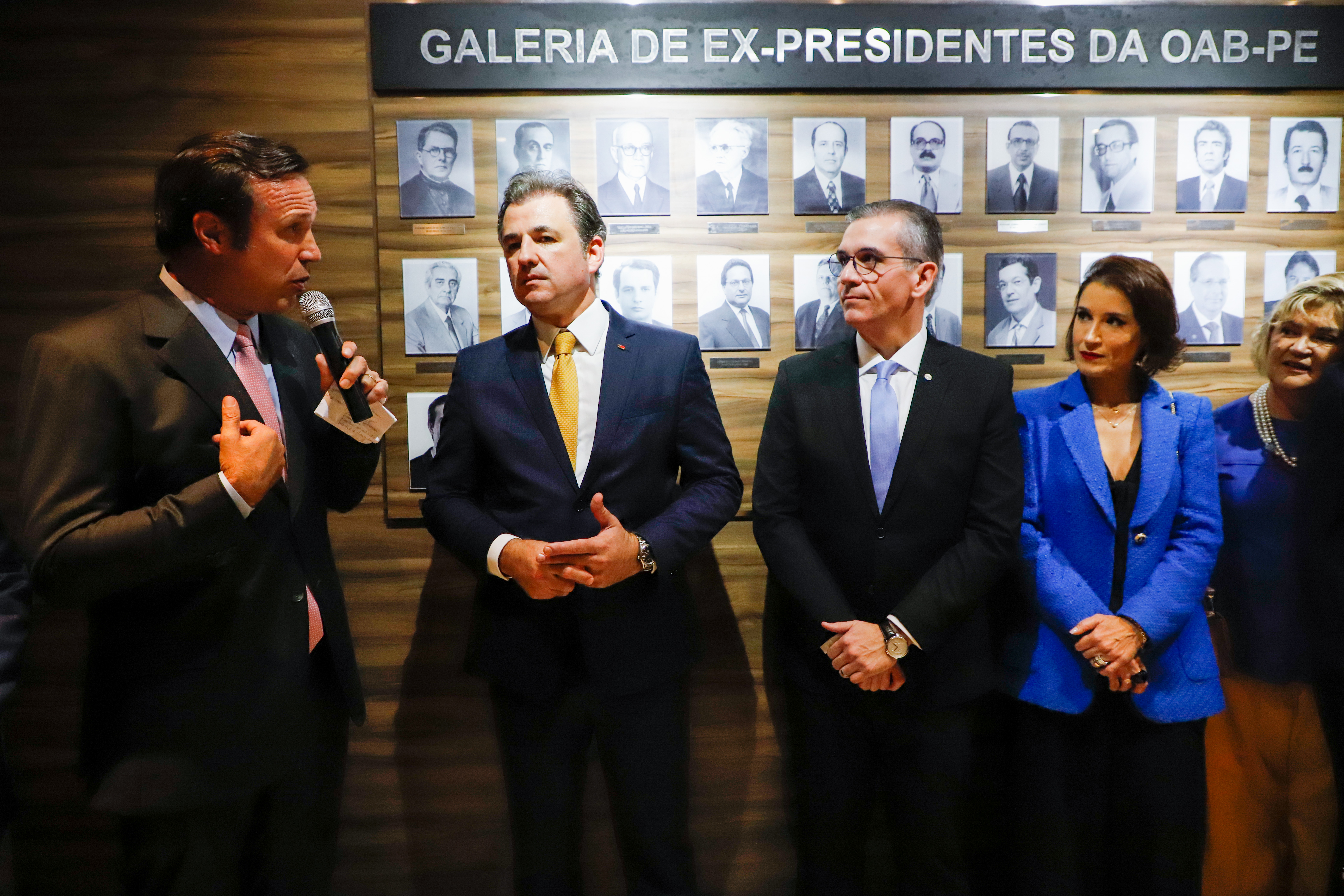 Aposi&ccedil;&atilde;o da placa de Bruno Baptista na OAB Pernambuco