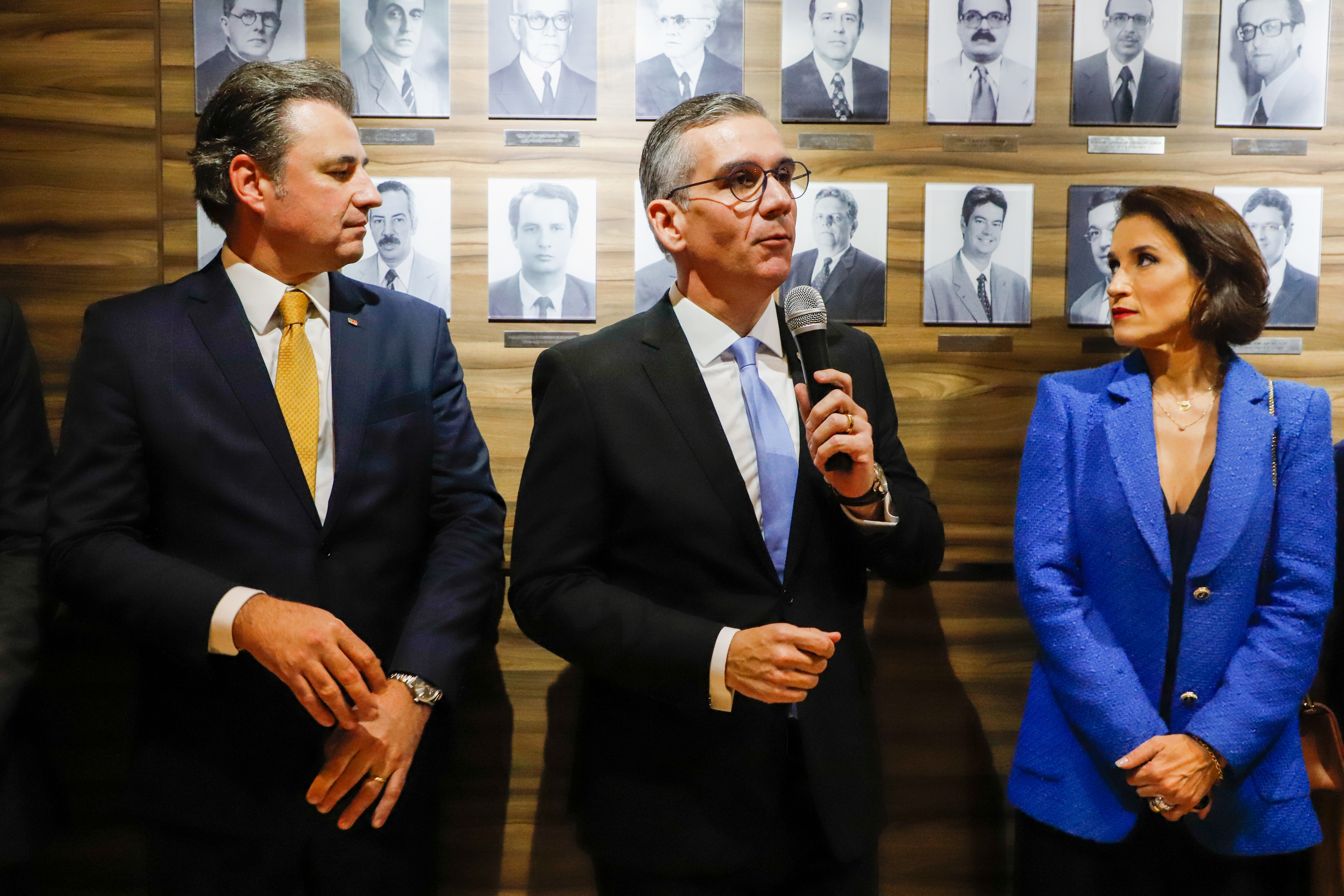 Aposi&ccedil;&atilde;o da placa de Bruno Baptista na OAB Pernambuco