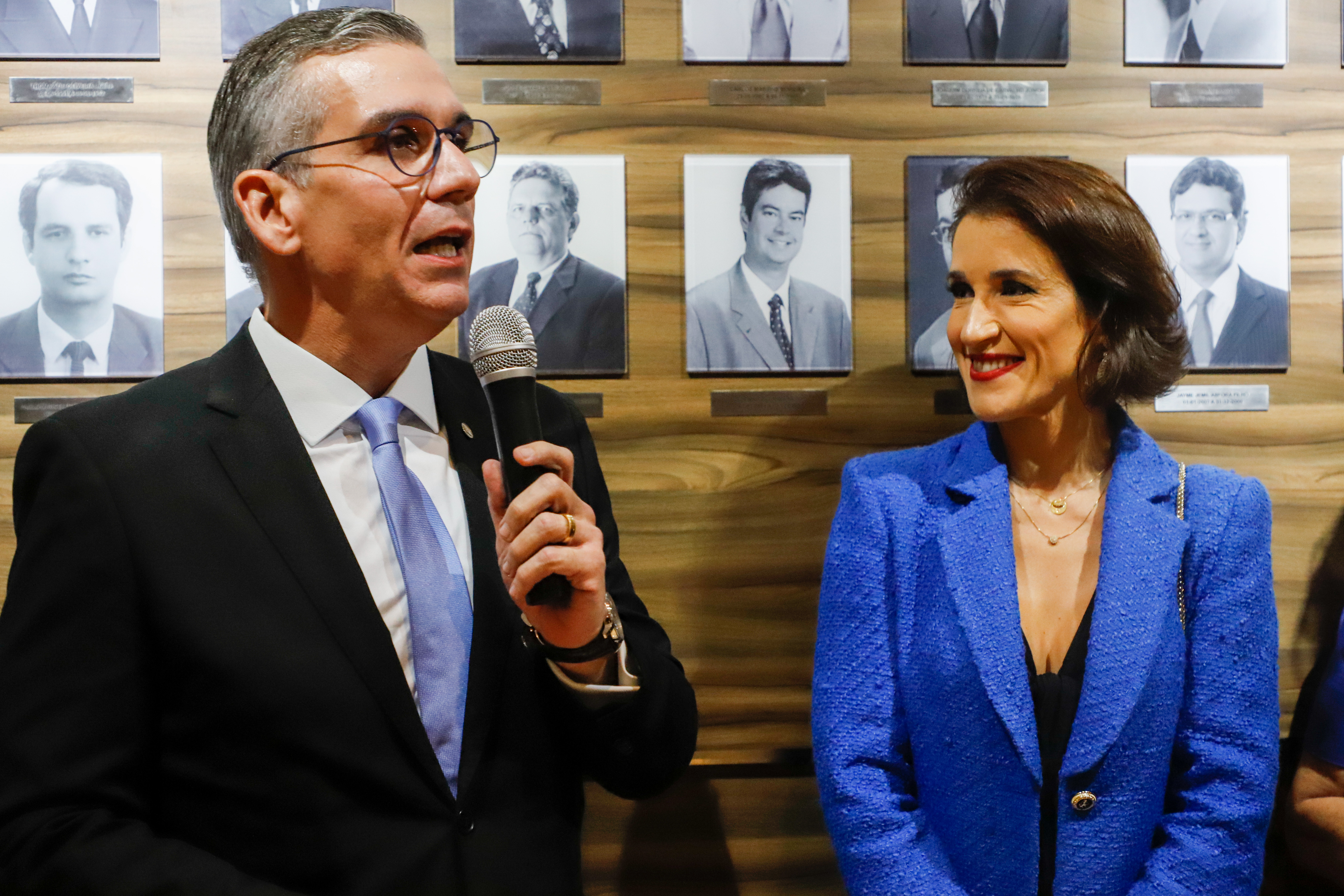 Aposi&ccedil;&atilde;o da placa de Bruno Baptista na OAB Pernambuco