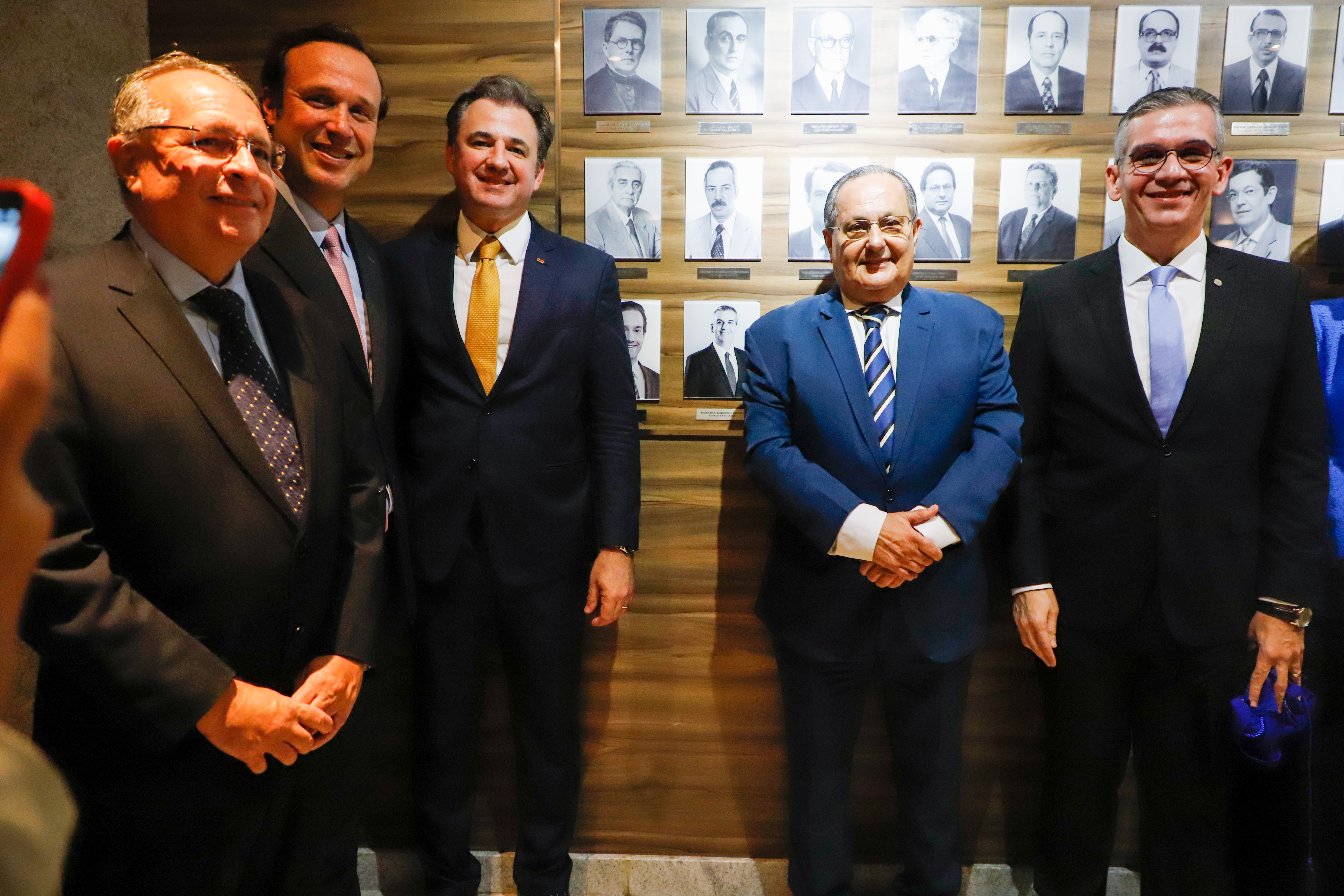 Aposi&ccedil;&atilde;o da placa de Bruno Baptista na OAB Pernambuco
