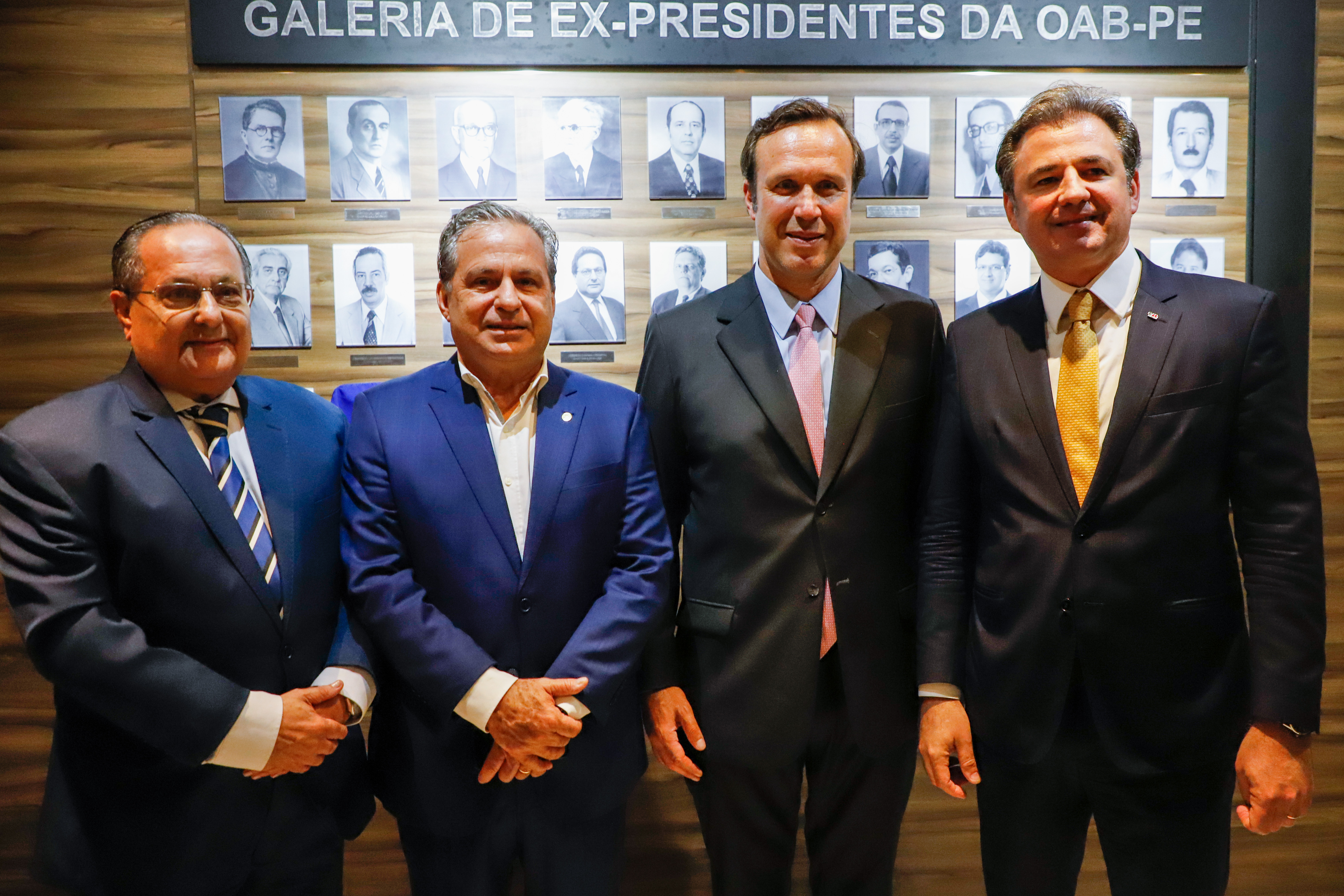 Aposi&ccedil;&atilde;o da placa de Bruno Baptista na OAB Pernambuco